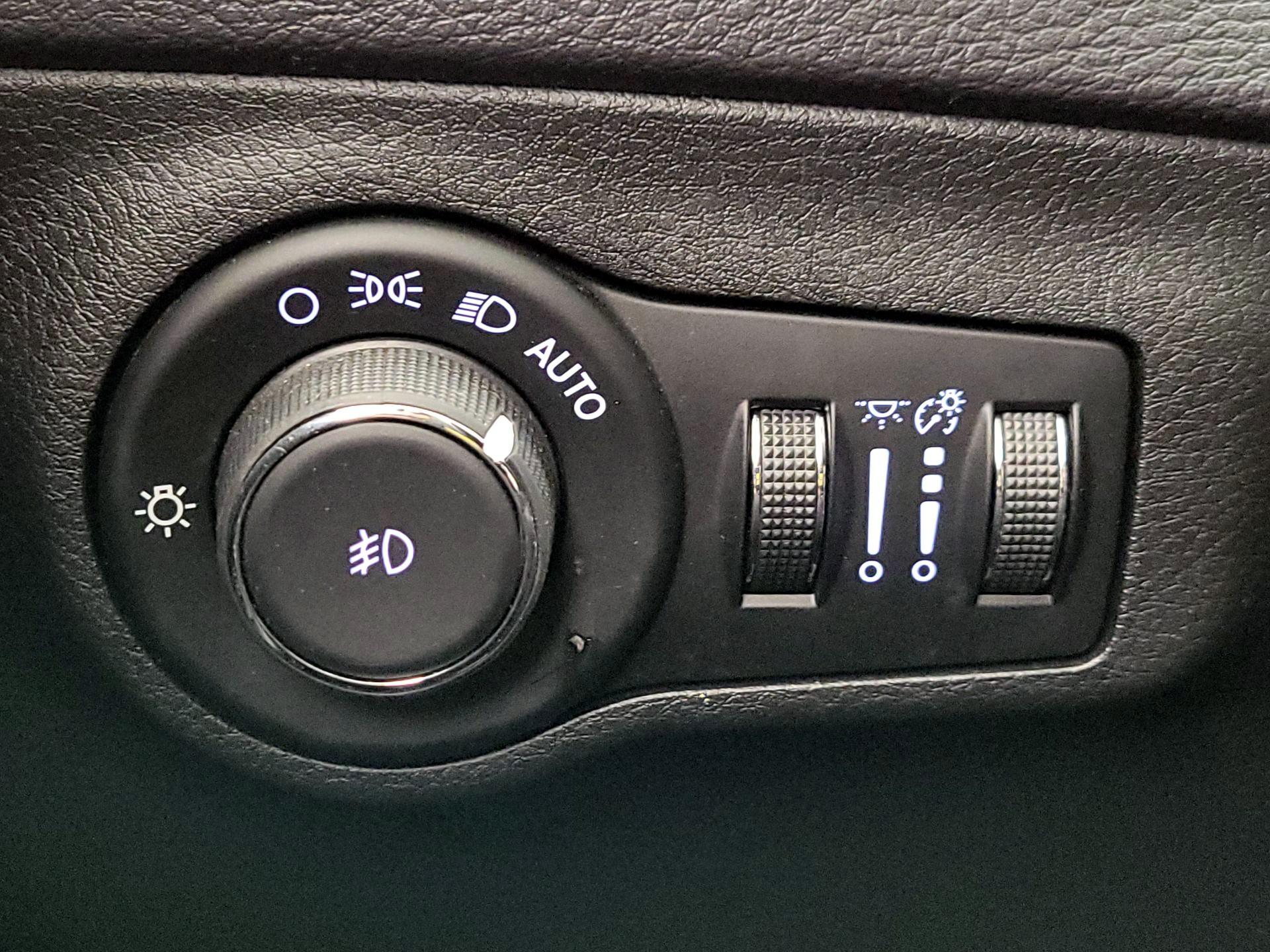 Thumbnail: 2017 Jeep Compass - 13