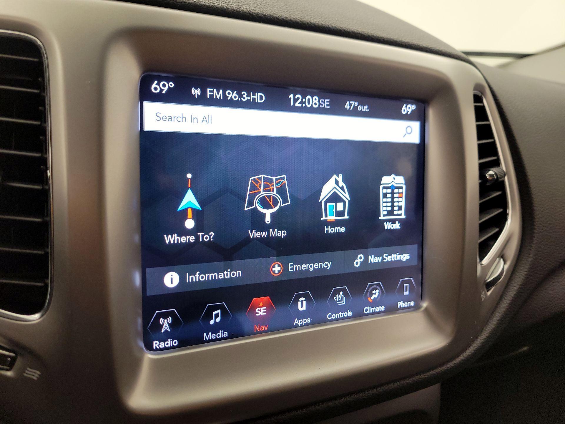 Thumbnail: 2017 Jeep Compass - 14