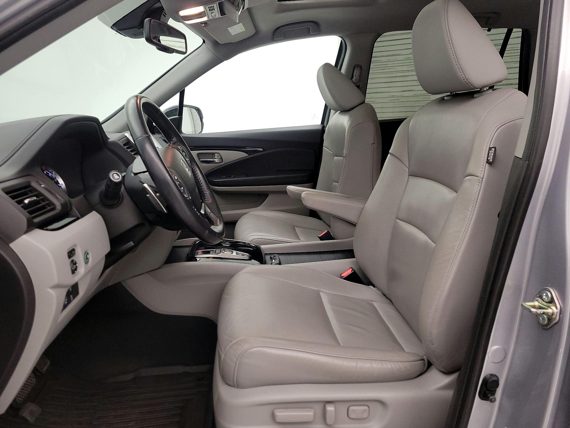 Thumbnail: 2016 Honda Pilot - 11