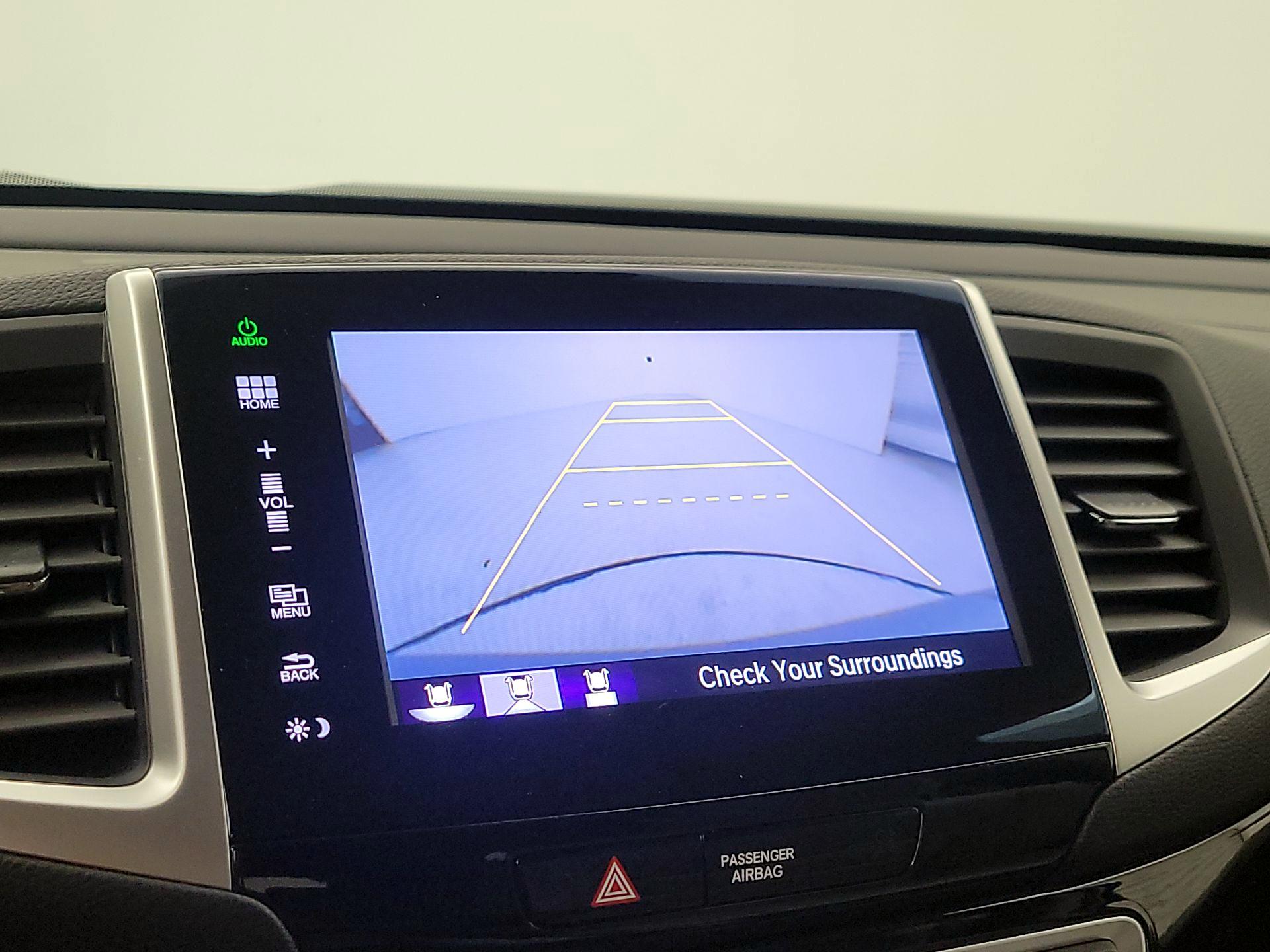 Thumbnail: 2016 Honda Pilot - 15