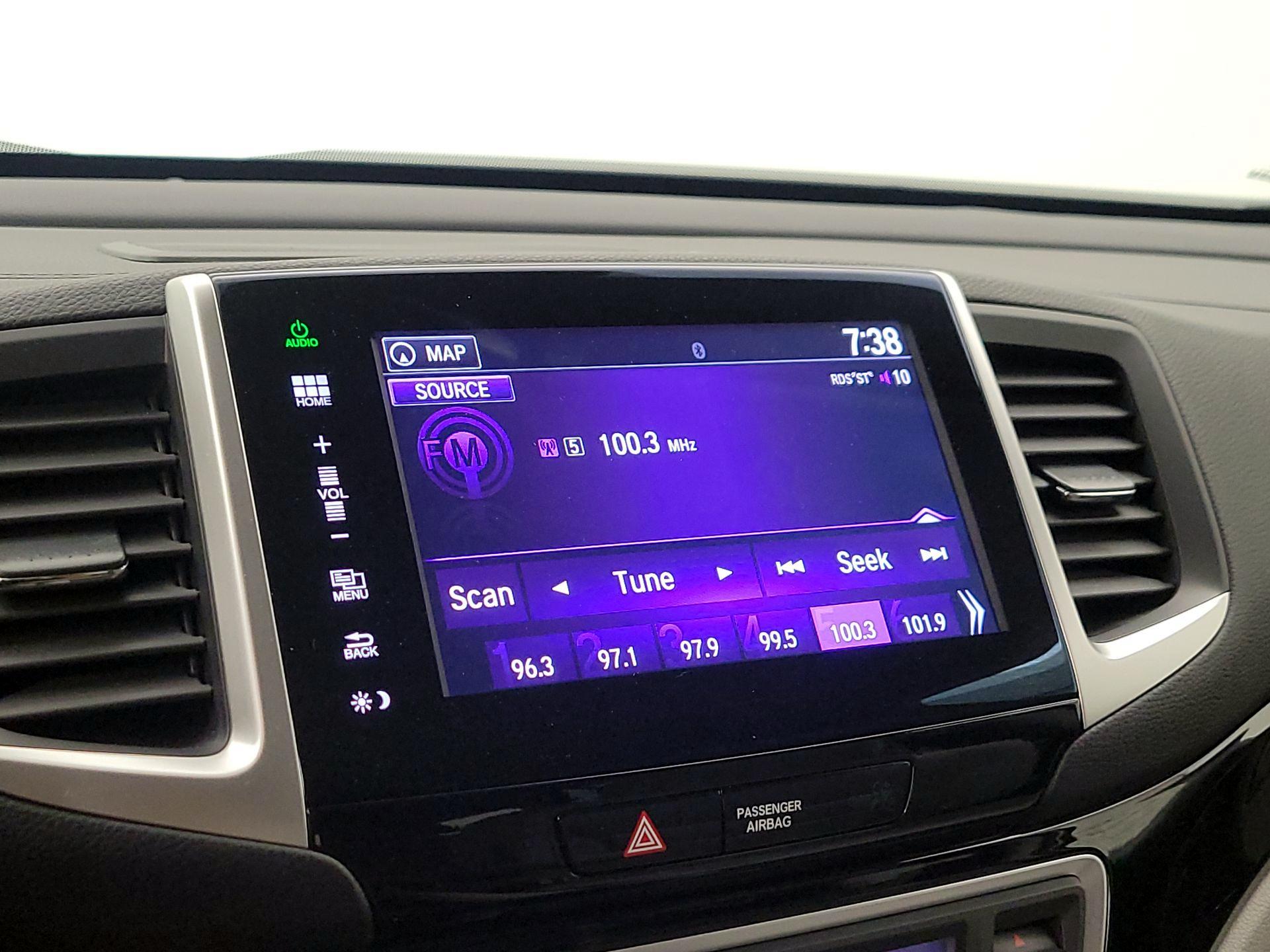 Thumbnail: 2016 Honda Pilot - 16