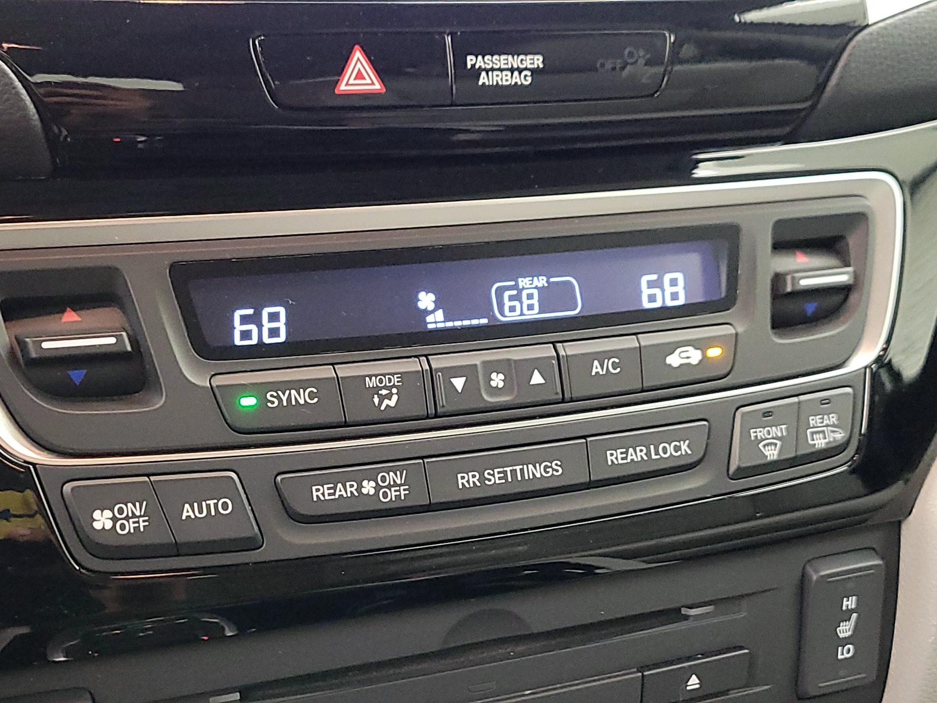 Thumbnail: 2016 Honda Pilot - 17