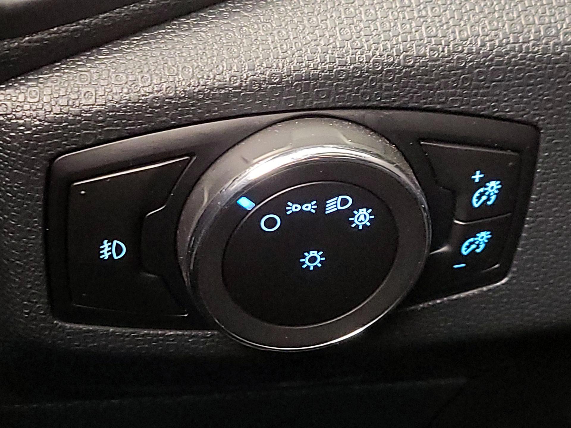 Thumbnail: 2018 Ford EcoSport - 13