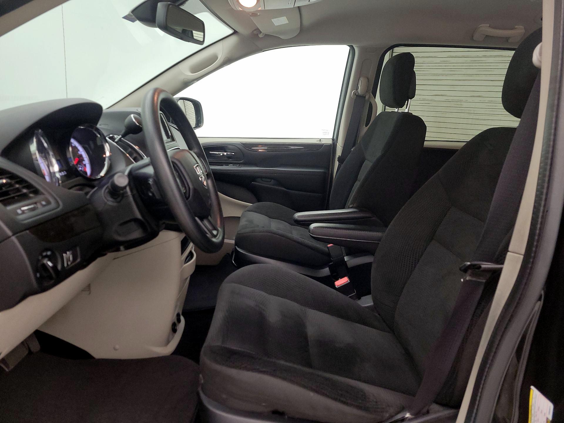 Thumbnail: 2019 Dodge Grand Caravan - 11