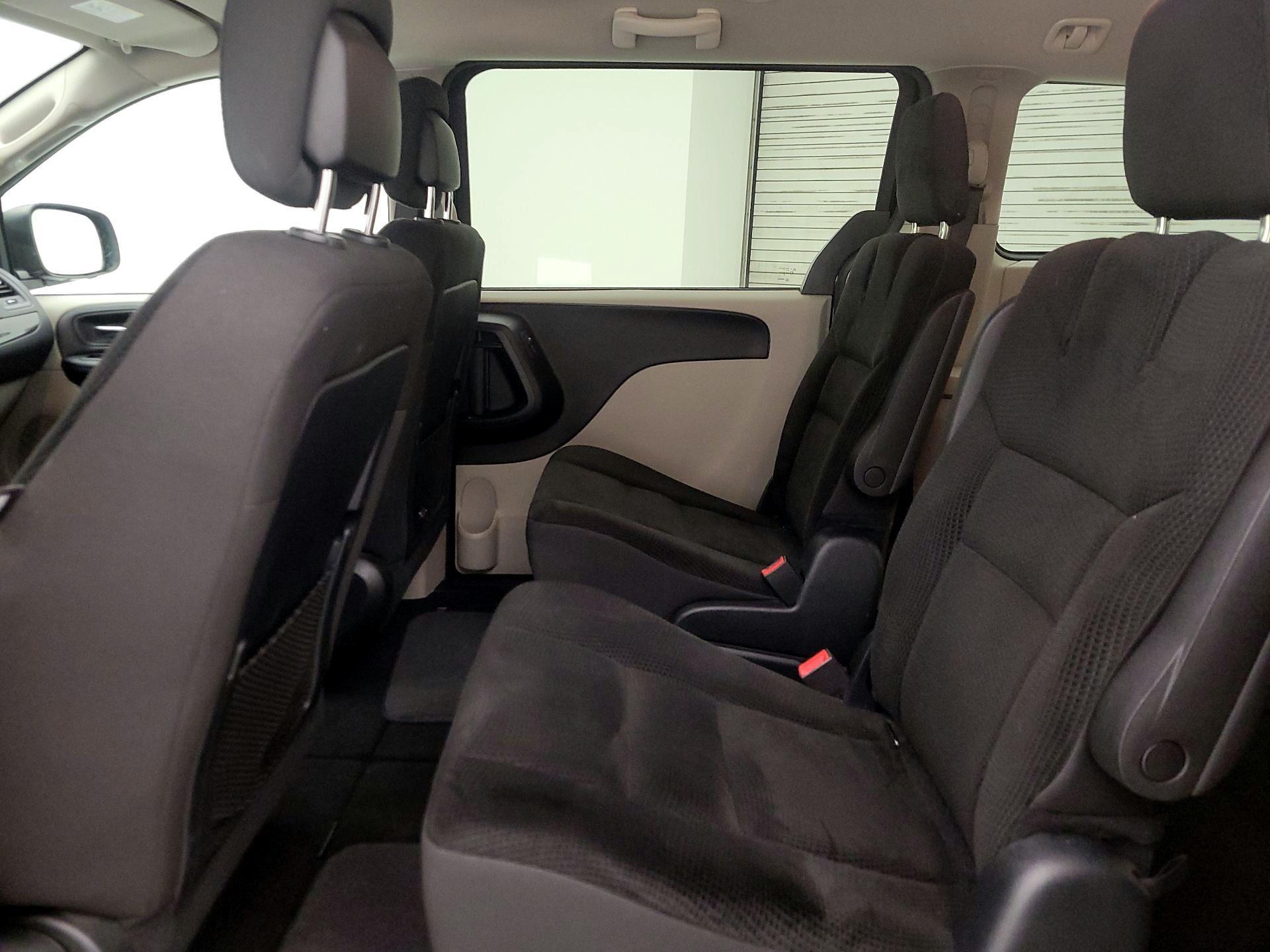 Thumbnail: 2019 Dodge Grand Caravan - 18