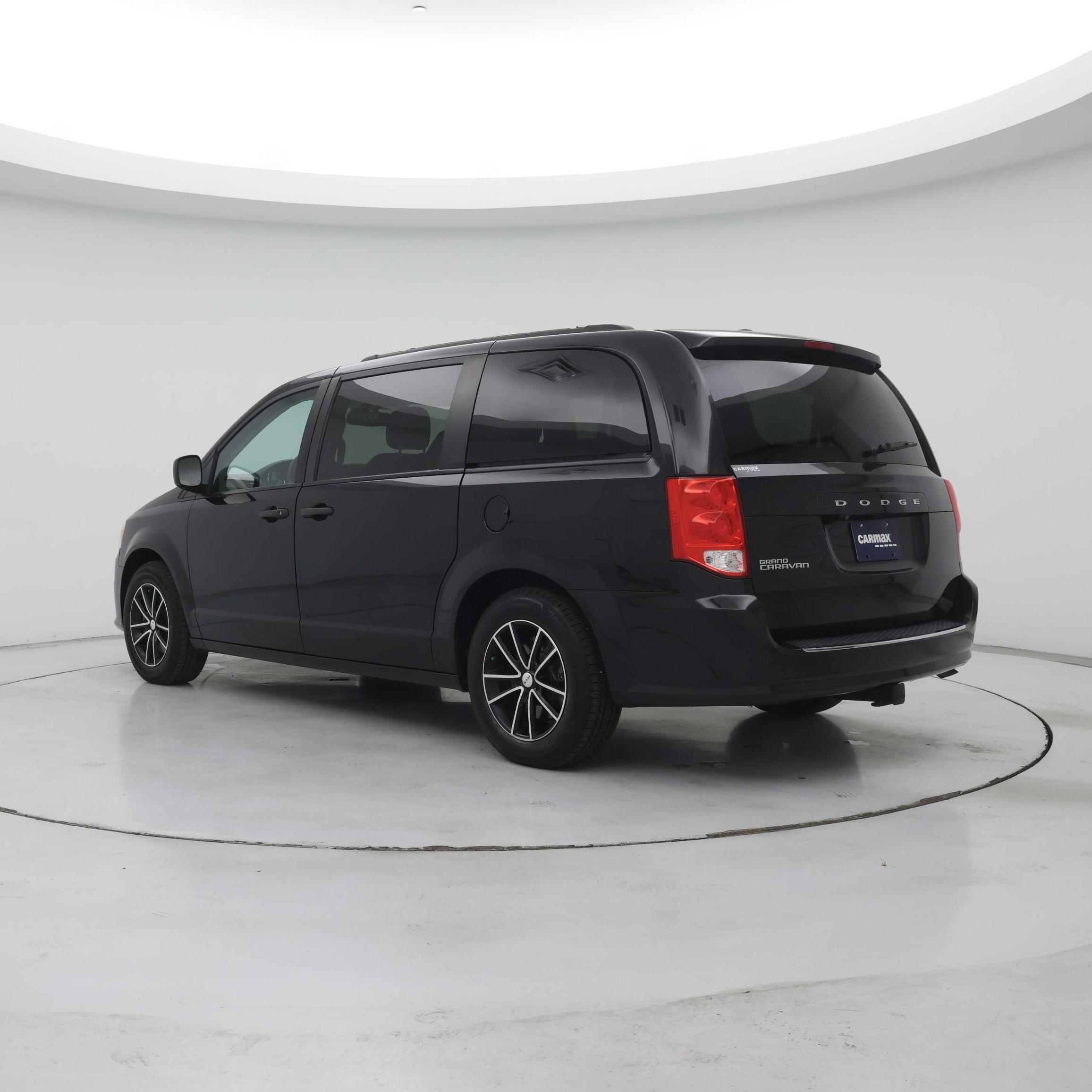 Thumbnail: 2019 Dodge Grand Caravan - 2