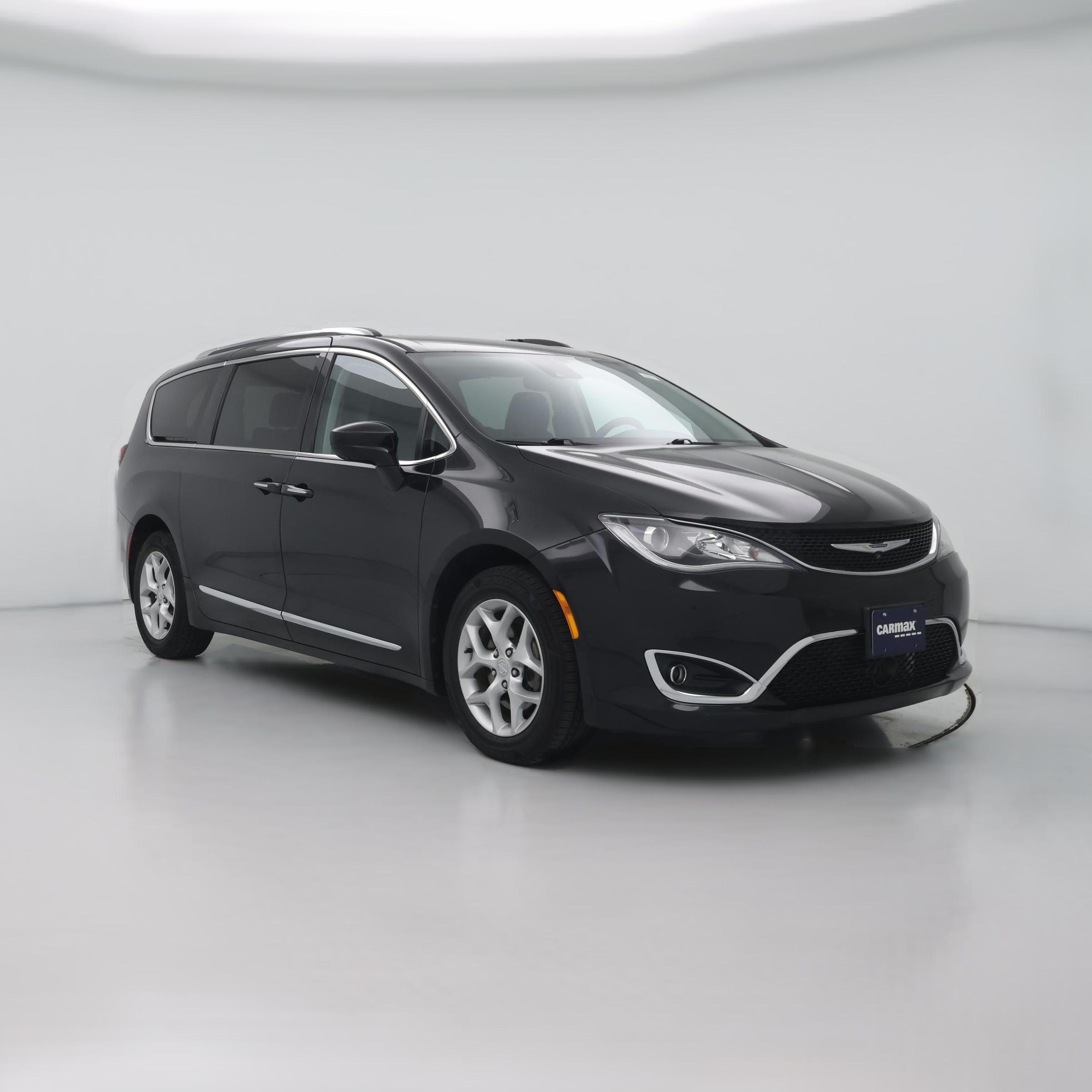 Thumbnail: 2017 Chrysler Pacifica - 1
