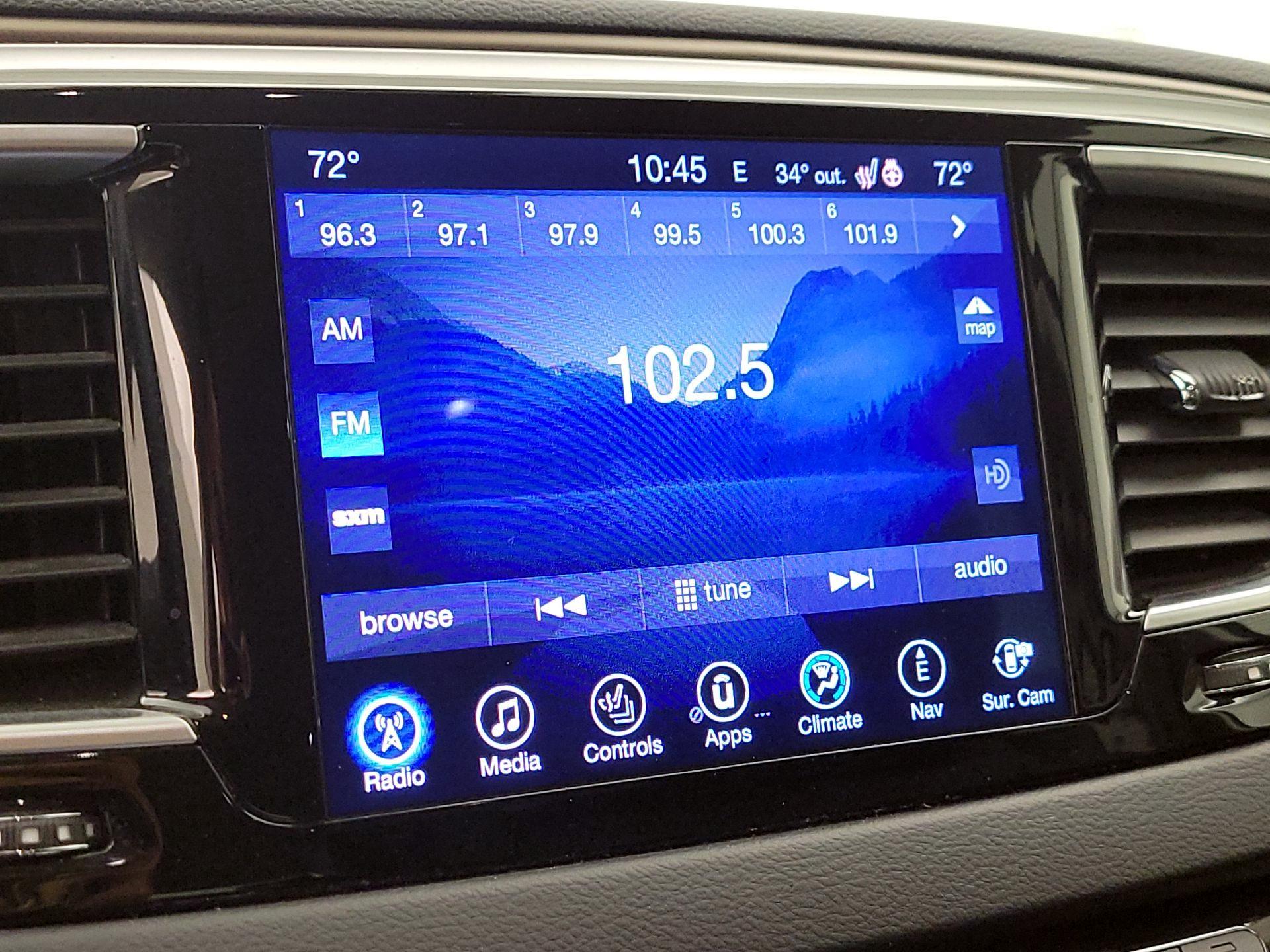 Thumbnail: 2017 Chrysler Pacifica - 16