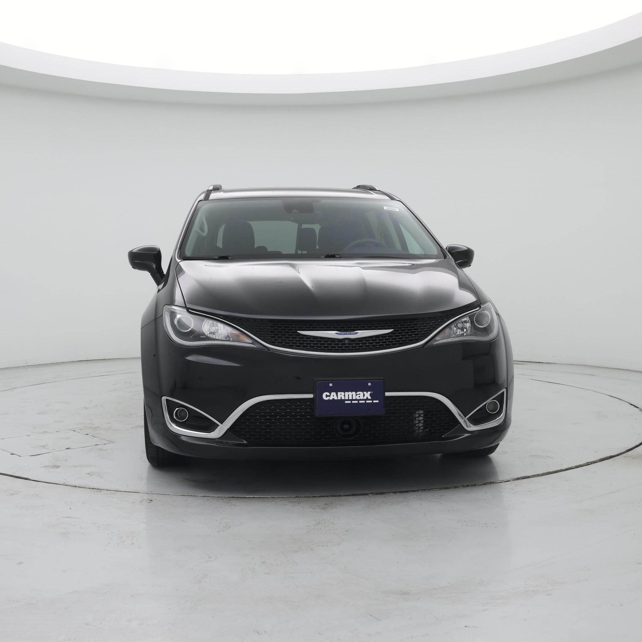 Thumbnail: 2017 Chrysler Pacifica - 5