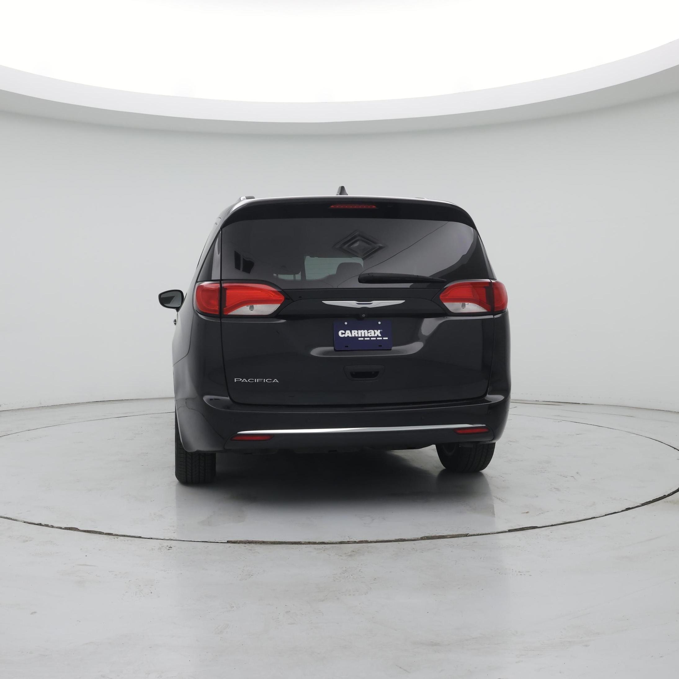 Thumbnail: 2017 Chrysler Pacifica - 6