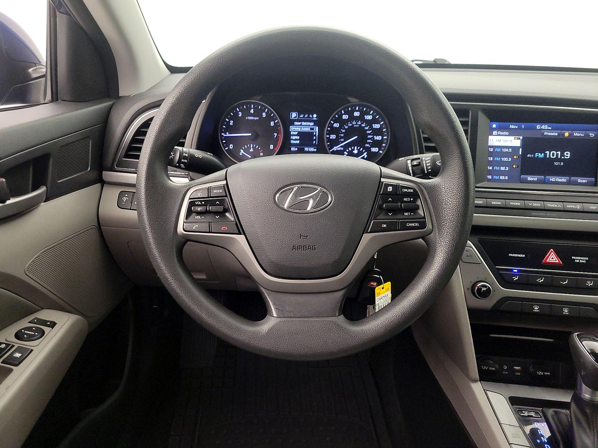 Thumbnail: 2018 Hyundai Elantra - 10