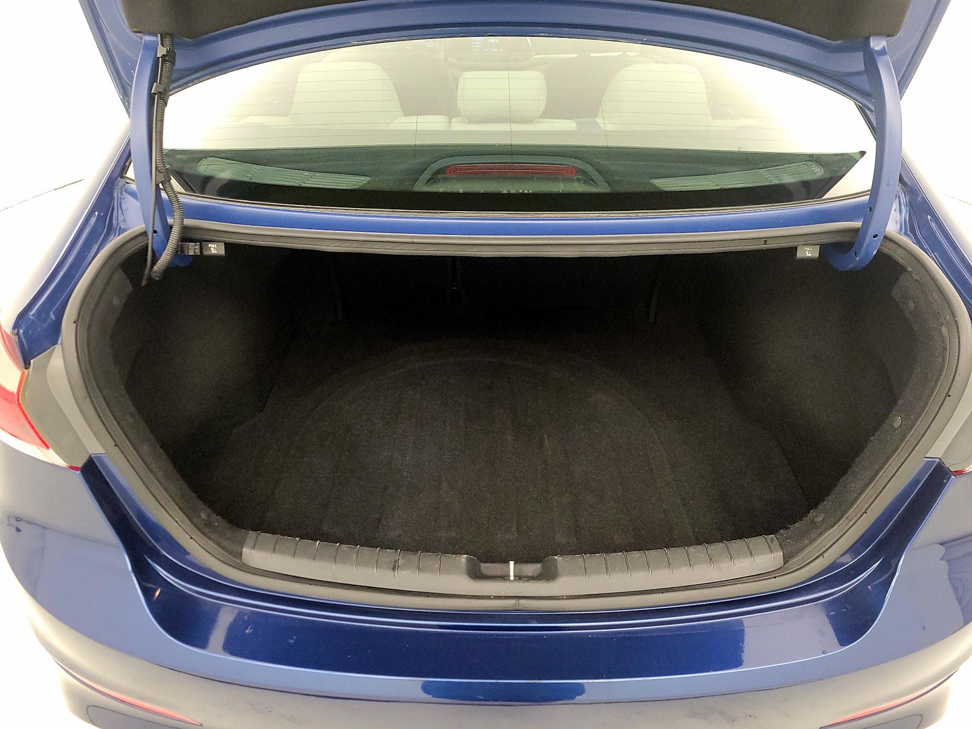 Thumbnail: 2018 Hyundai Elantra - 20