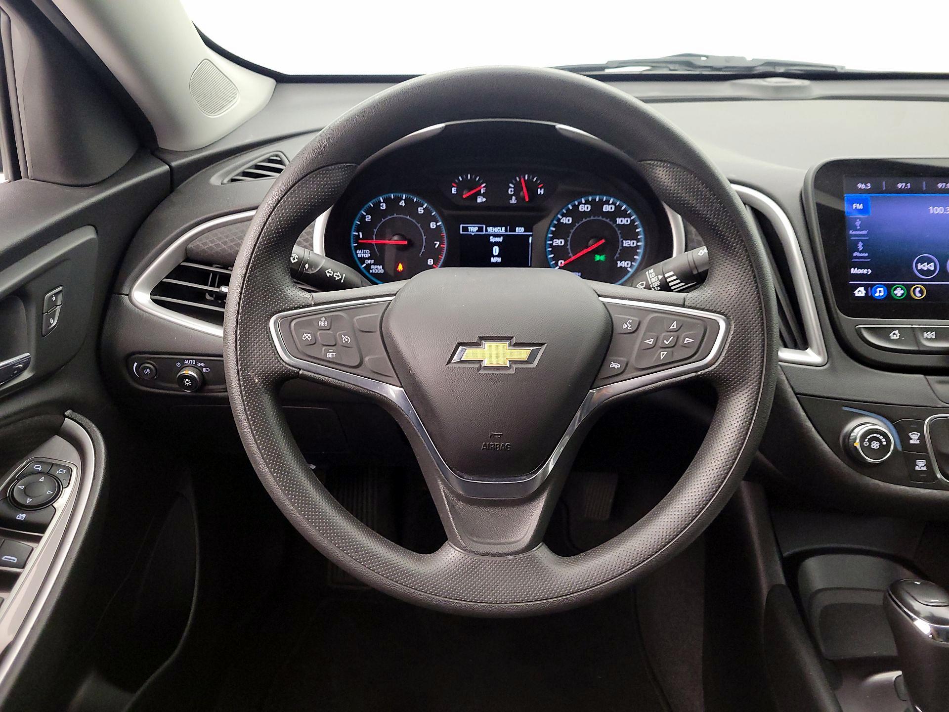 Thumbnail: 2019 Chevrolet Malibu - 10