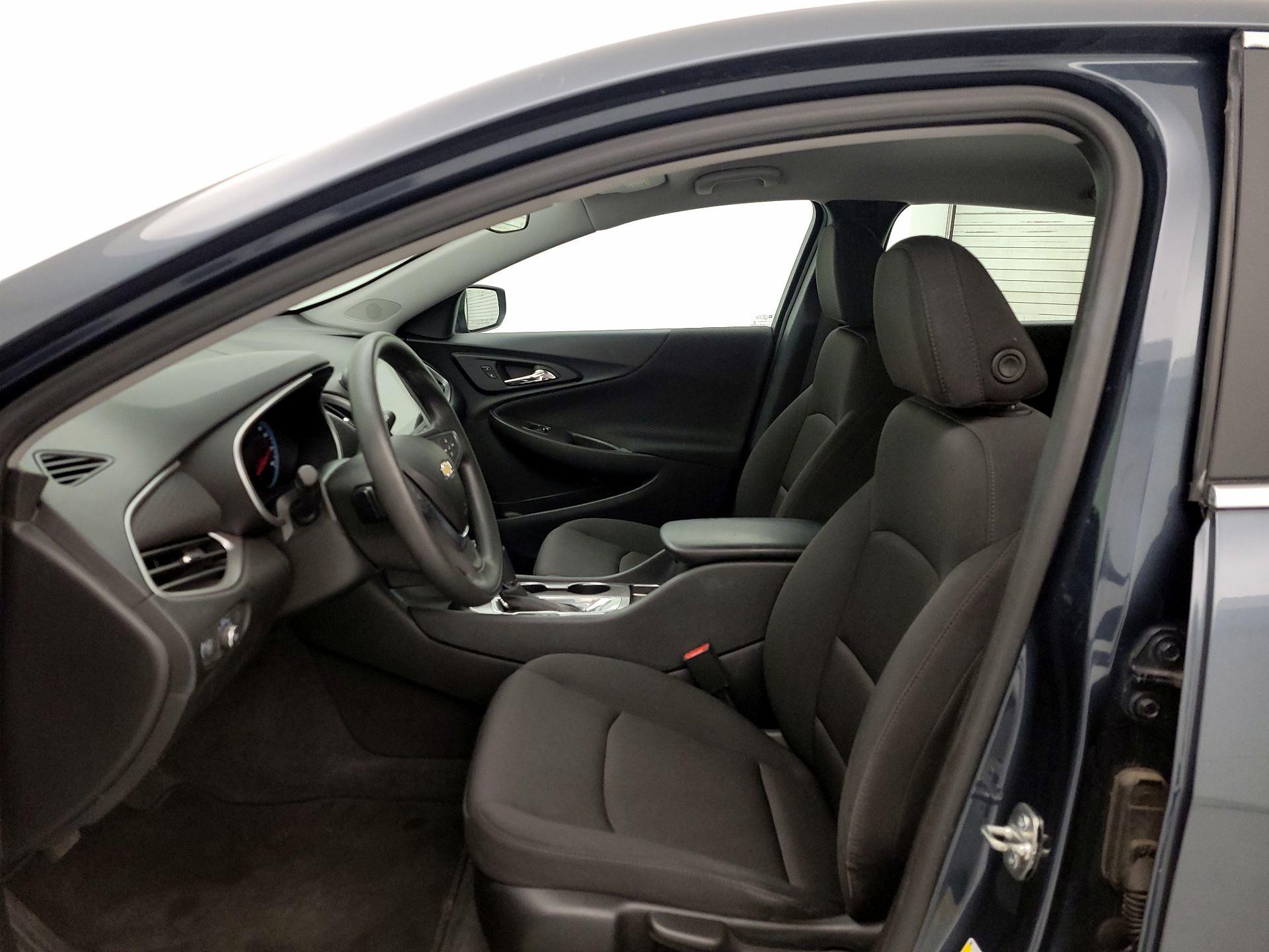 Thumbnail: 2019 Chevrolet Malibu - 11