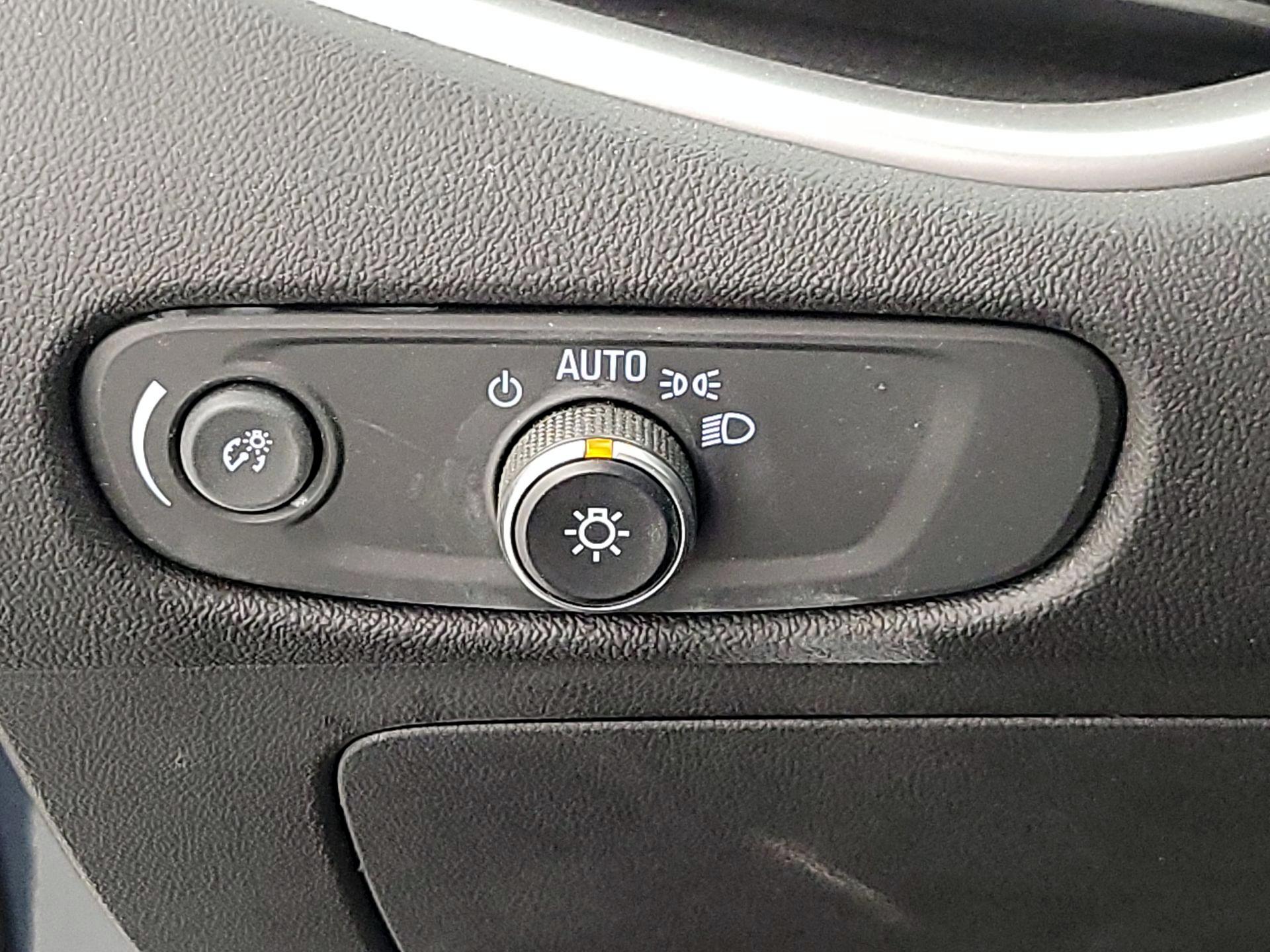 Thumbnail: 2019 Chevrolet Malibu - 13