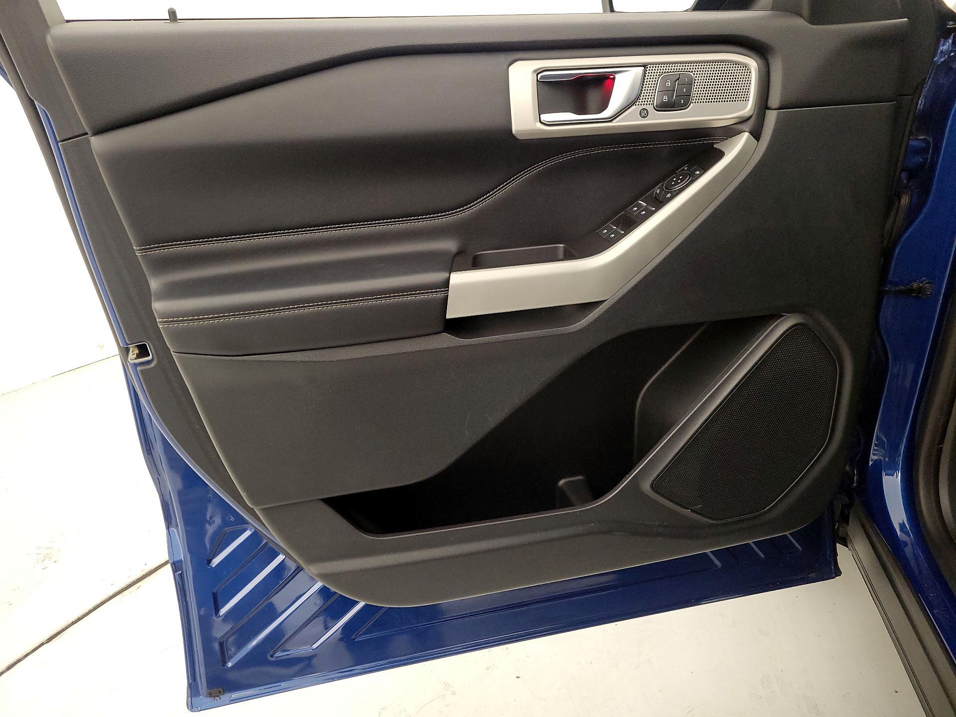 Thumbnail: 2020 Ford Explorer - 12