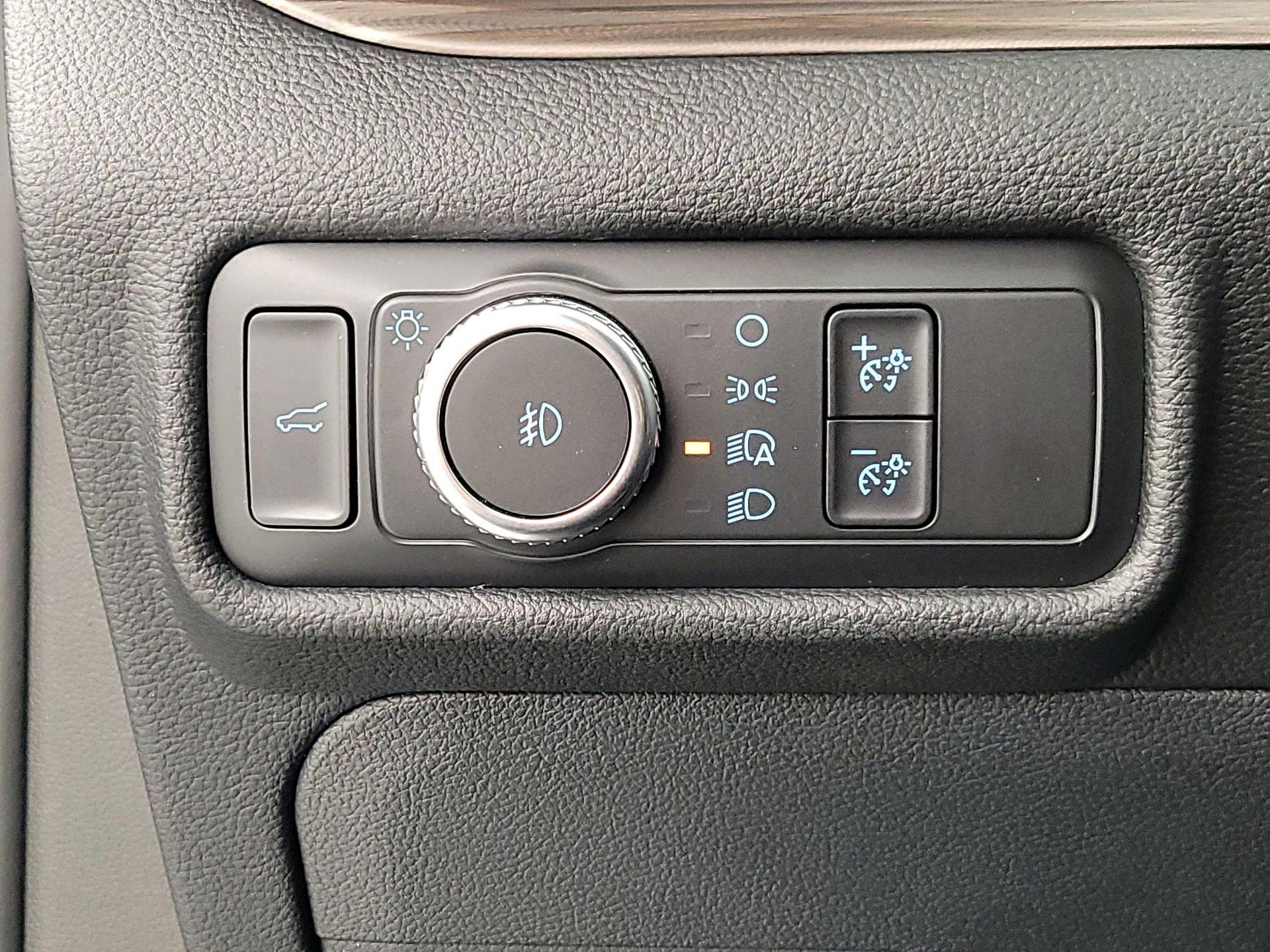 Thumbnail: 2020 Ford Explorer - 13