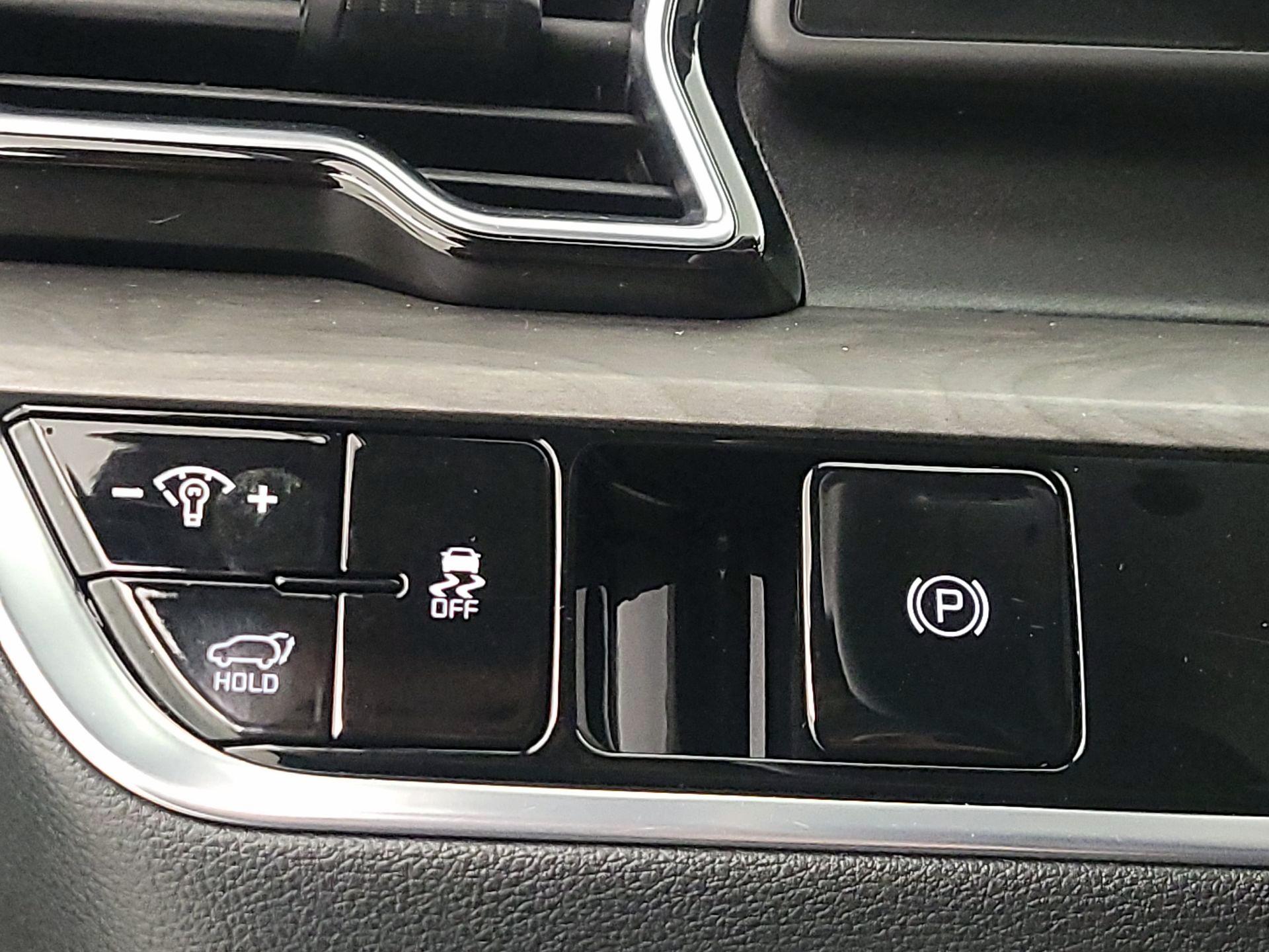 Thumbnail: 2023 Kia Sportage - 13