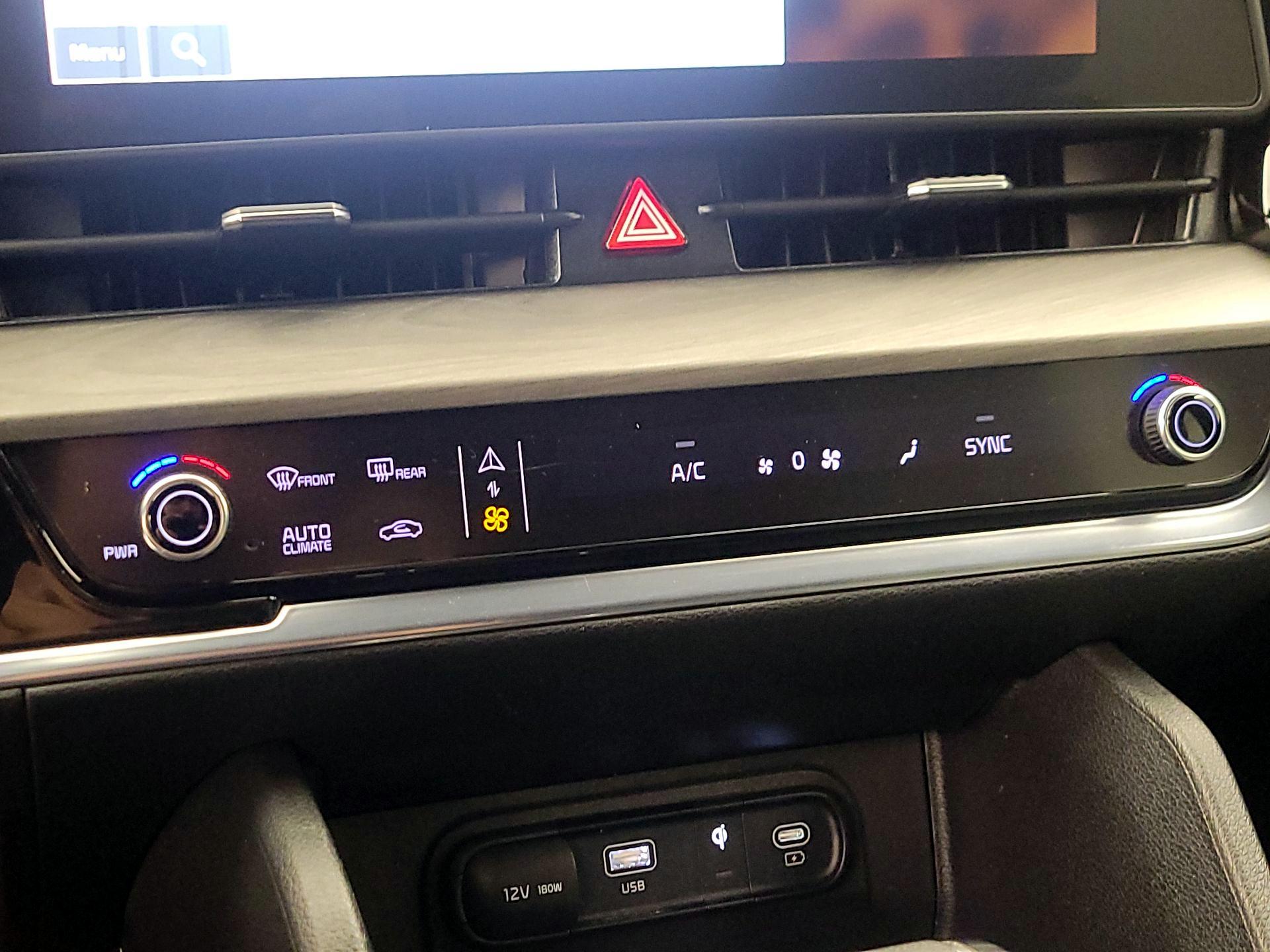 Thumbnail: 2023 Kia Sportage - 17