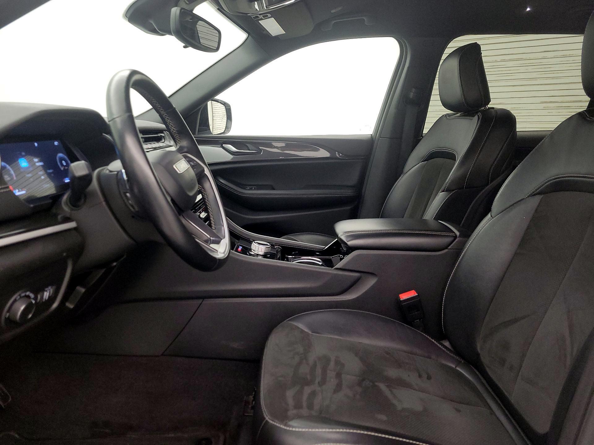 Thumbnail: 2022 Jeep Grand Cherokee L - 11