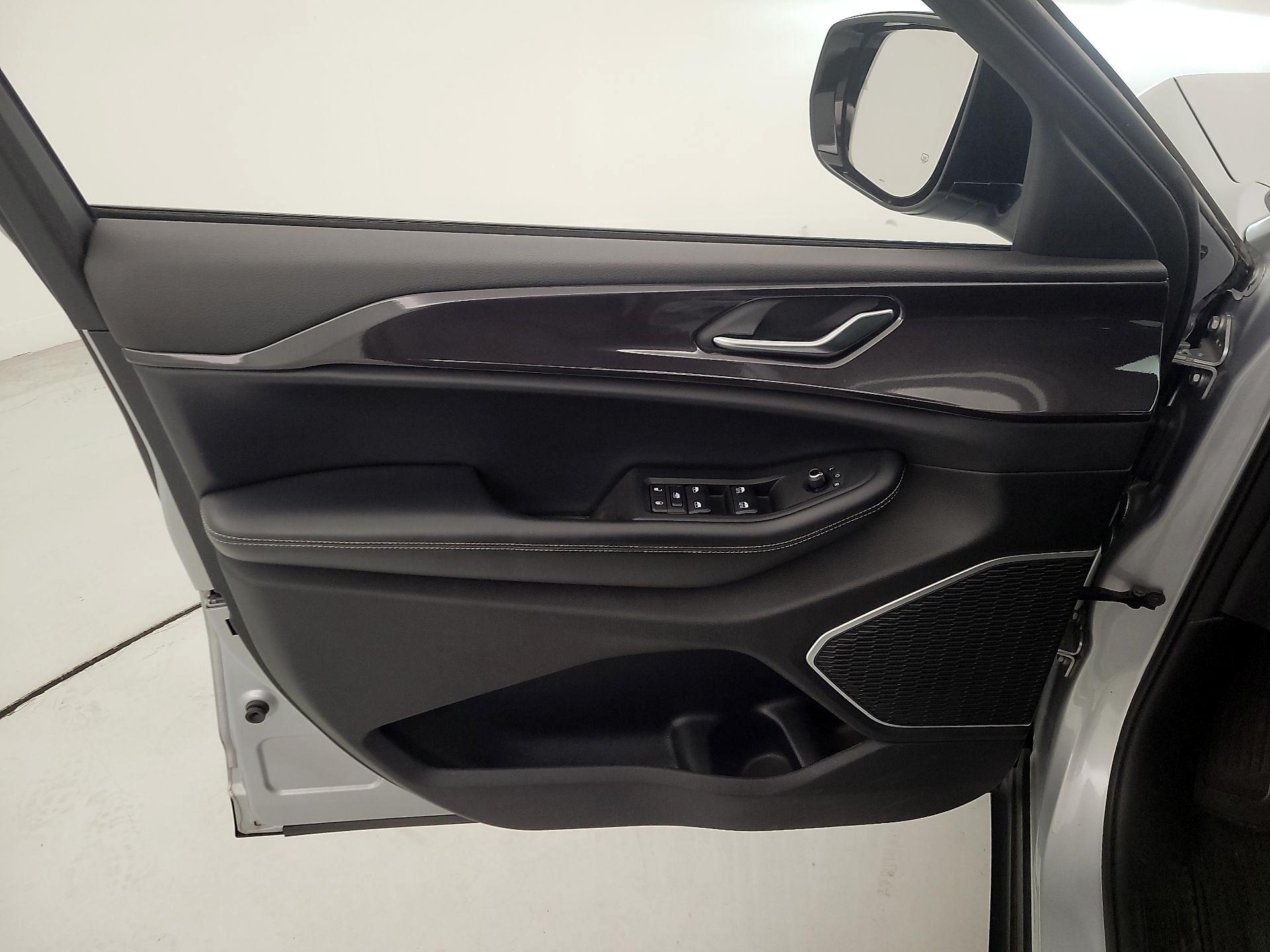 Thumbnail: 2022 Jeep Grand Cherokee L - 12