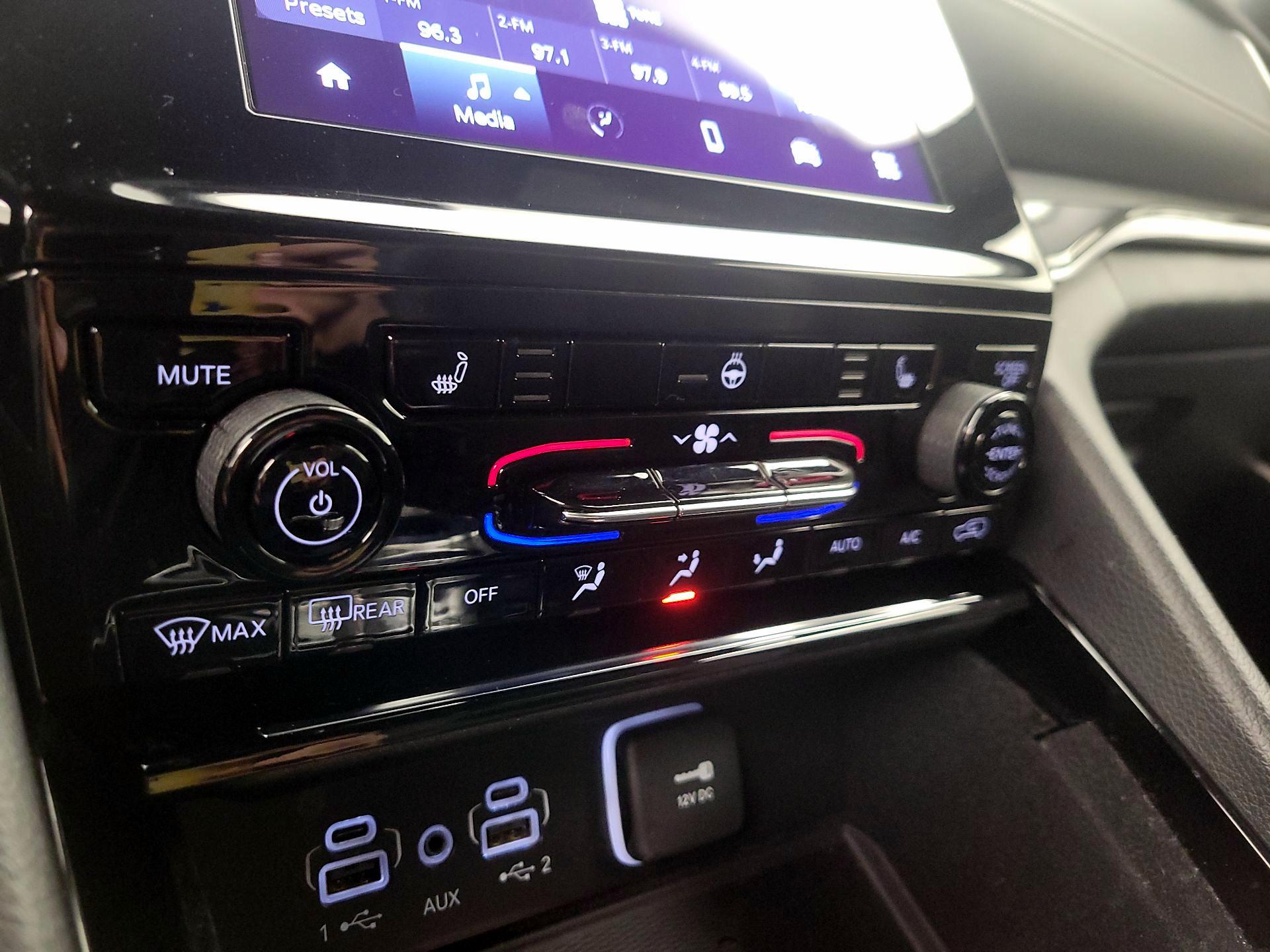 Thumbnail: 2022 Jeep Grand Cherokee L - 16