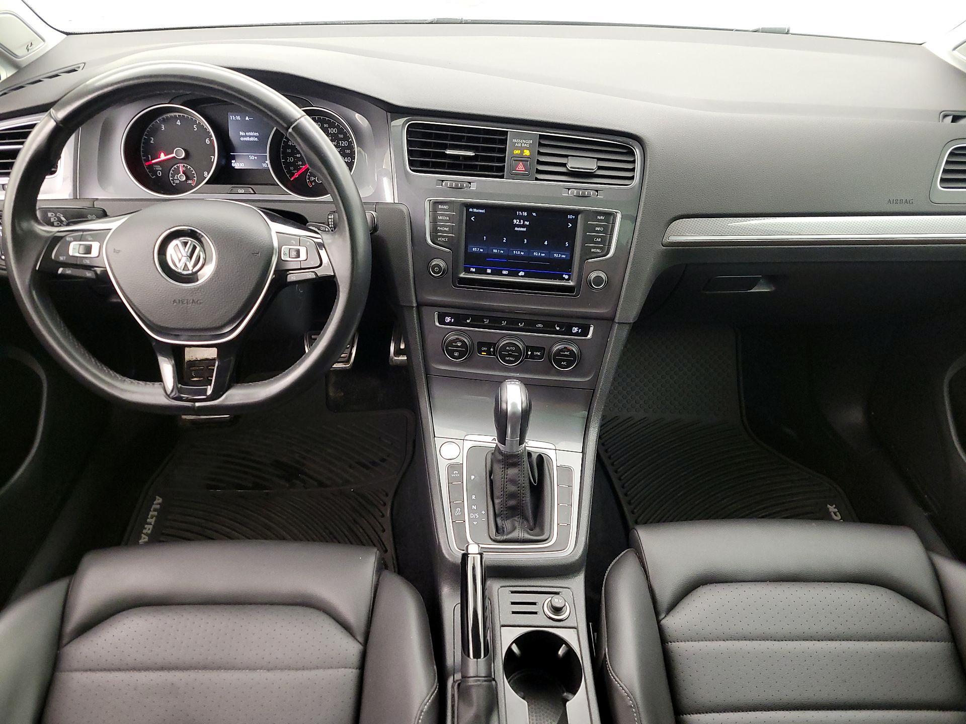 Thumbnail: 2017 Volkswagen Golf - 9