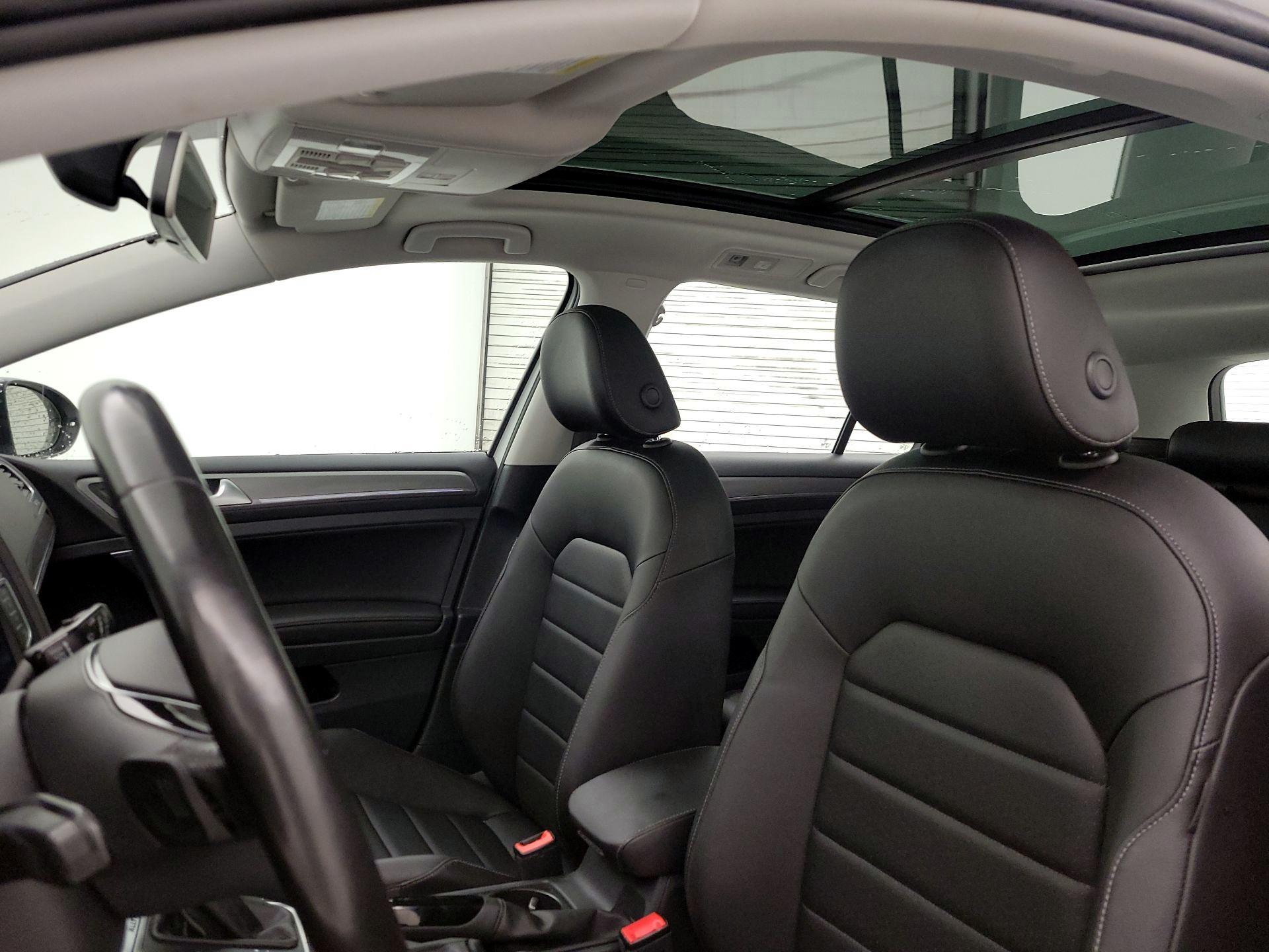 Thumbnail: 2017 Volkswagen Golf - 19