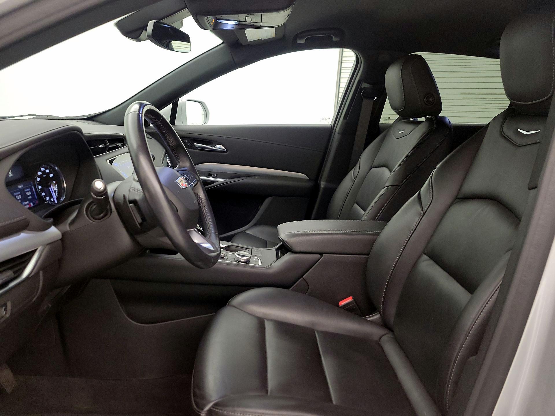 Thumbnail: 2020 Cadillac XT4 - 11