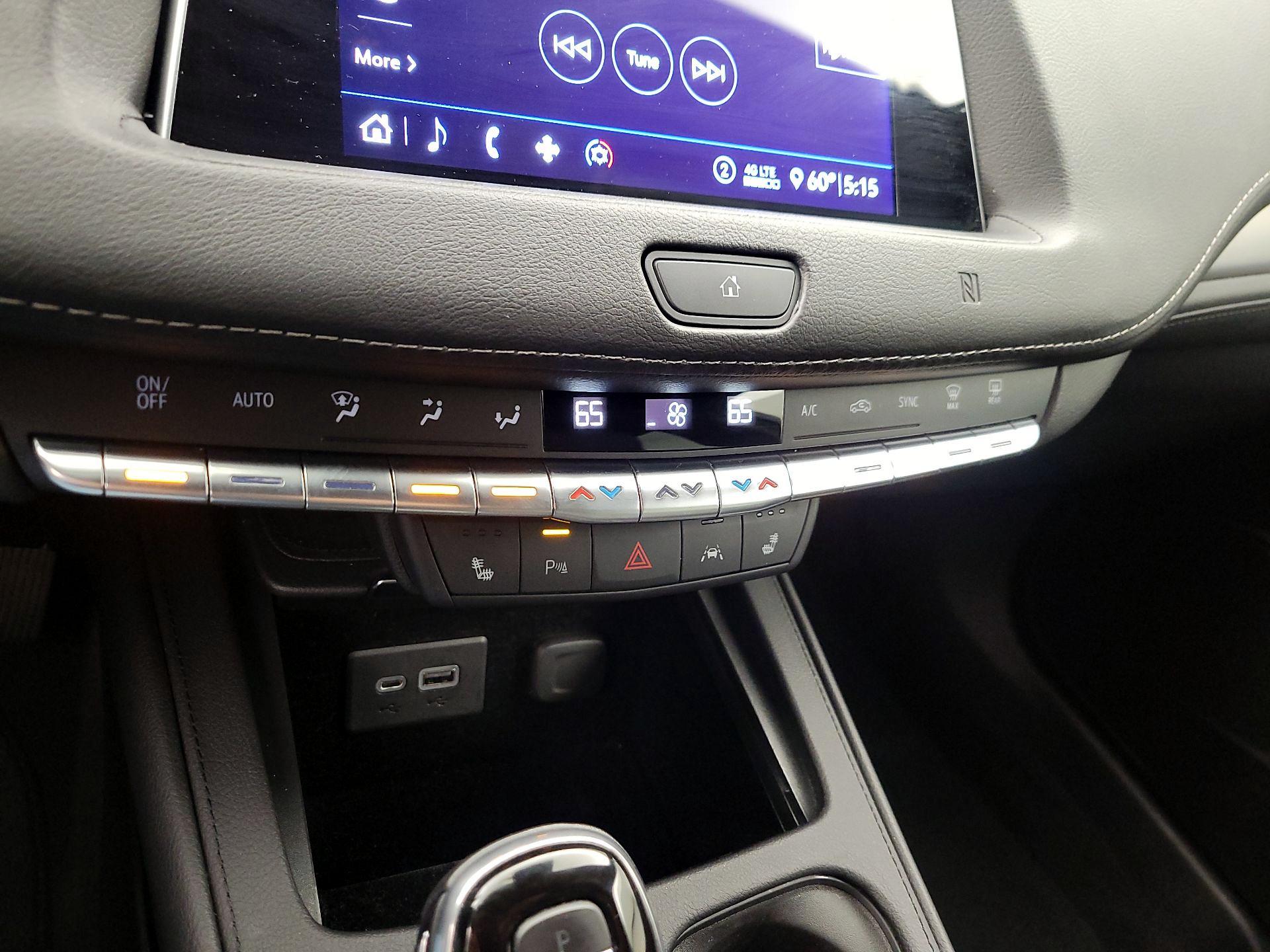 Thumbnail: 2020 Cadillac XT4 - 15