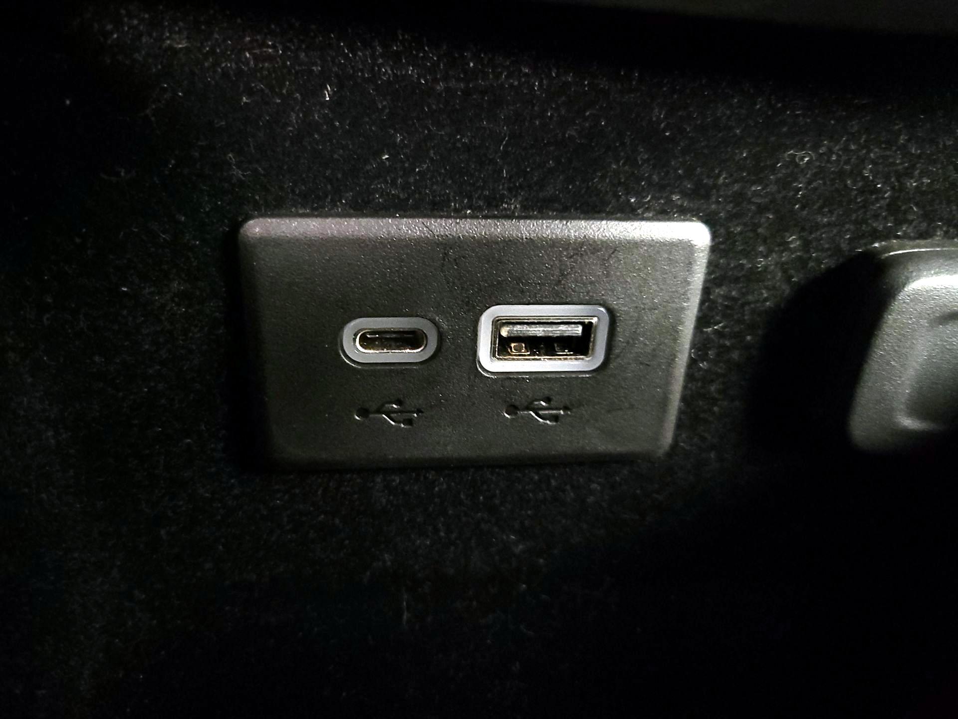 Thumbnail: 2020 Cadillac XT4 - 17