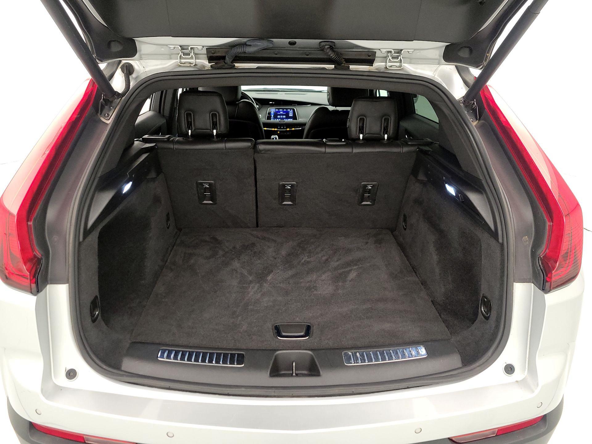 Thumbnail: 2020 Cadillac XT4 - 19