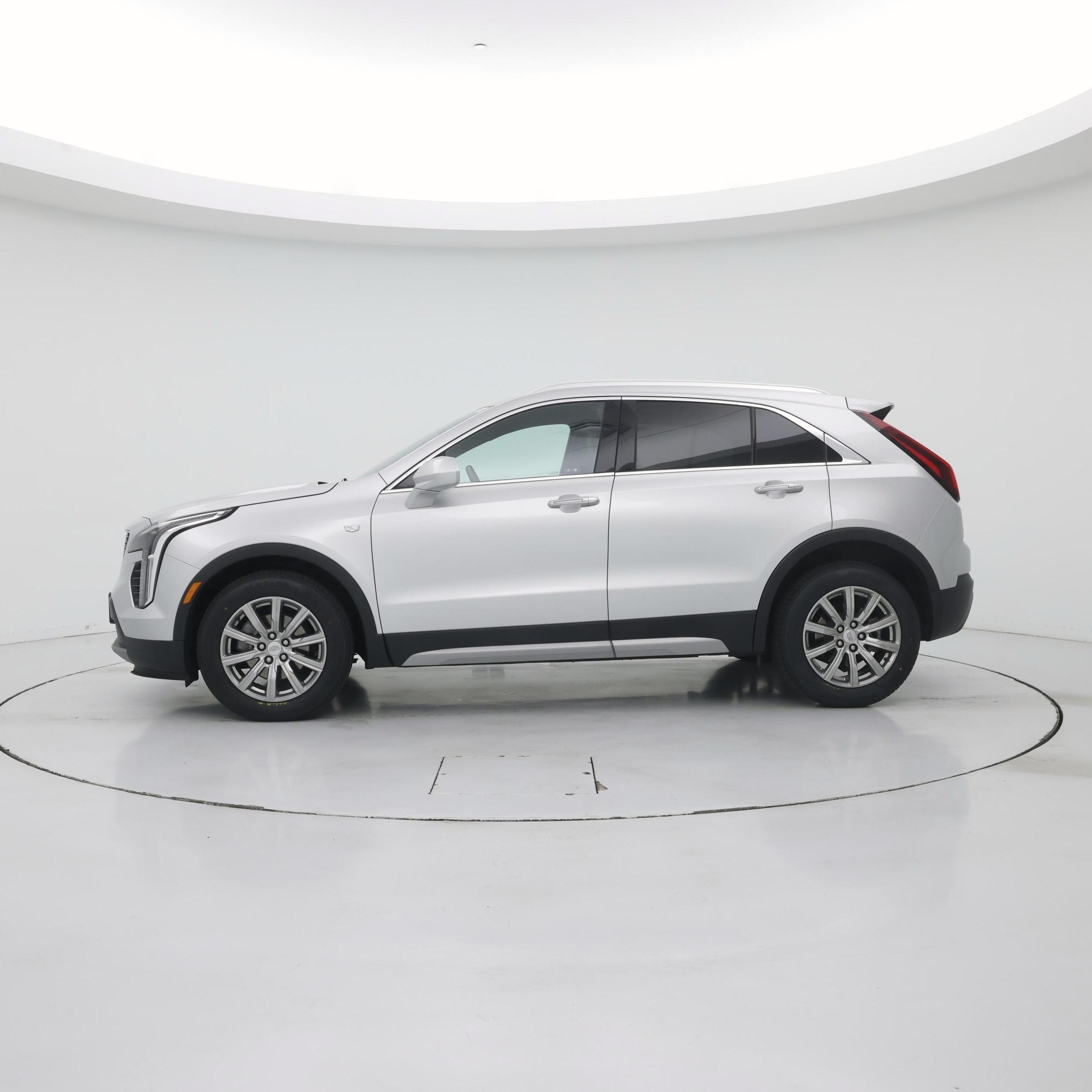 Thumbnail: 2020 Cadillac XT4 - 3