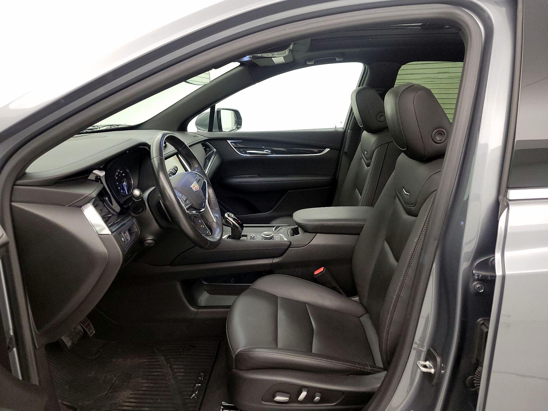 Thumbnail: 2021 Cadillac XT5 - 11