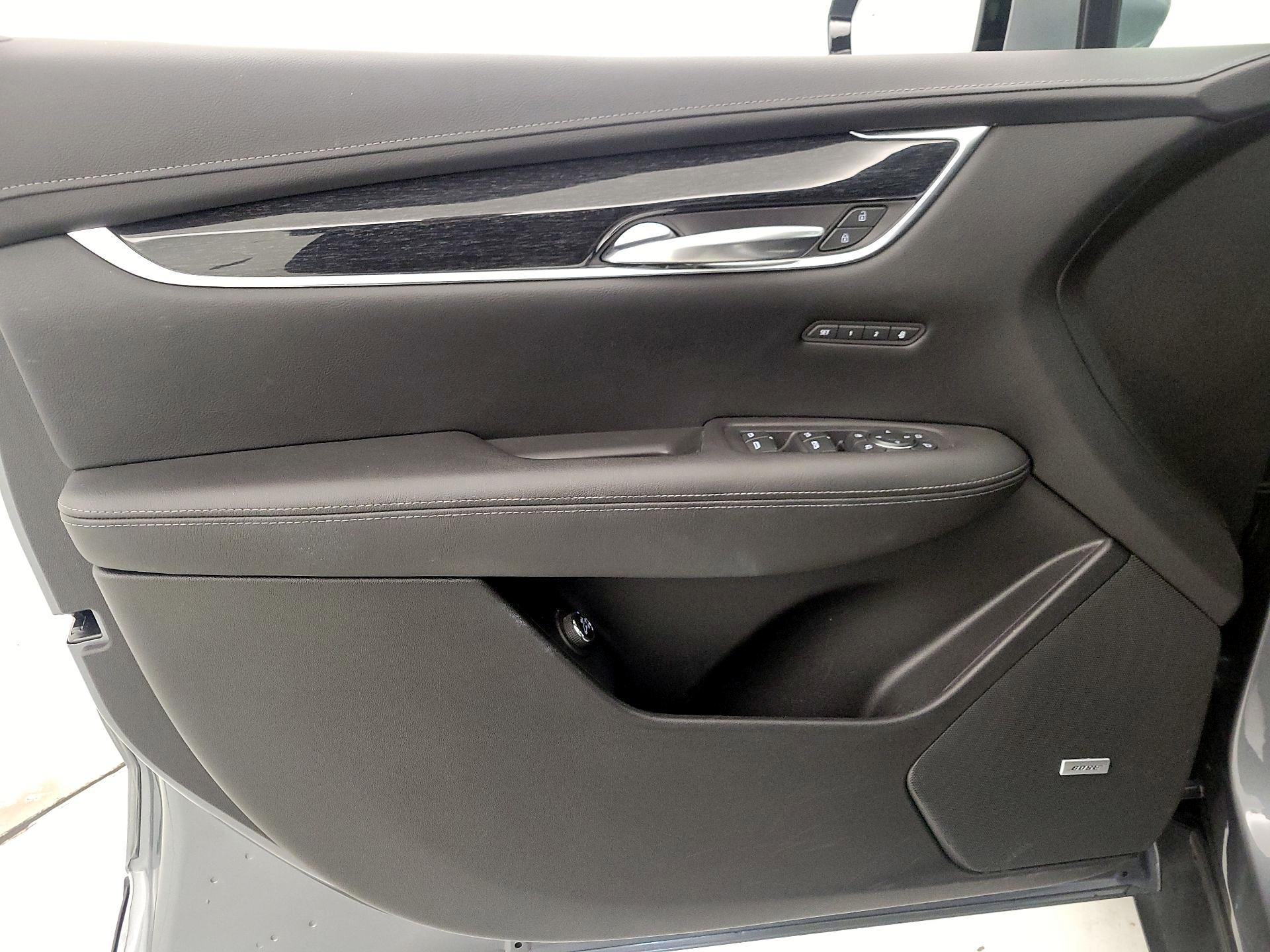 Thumbnail: 2021 Cadillac XT5 - 12