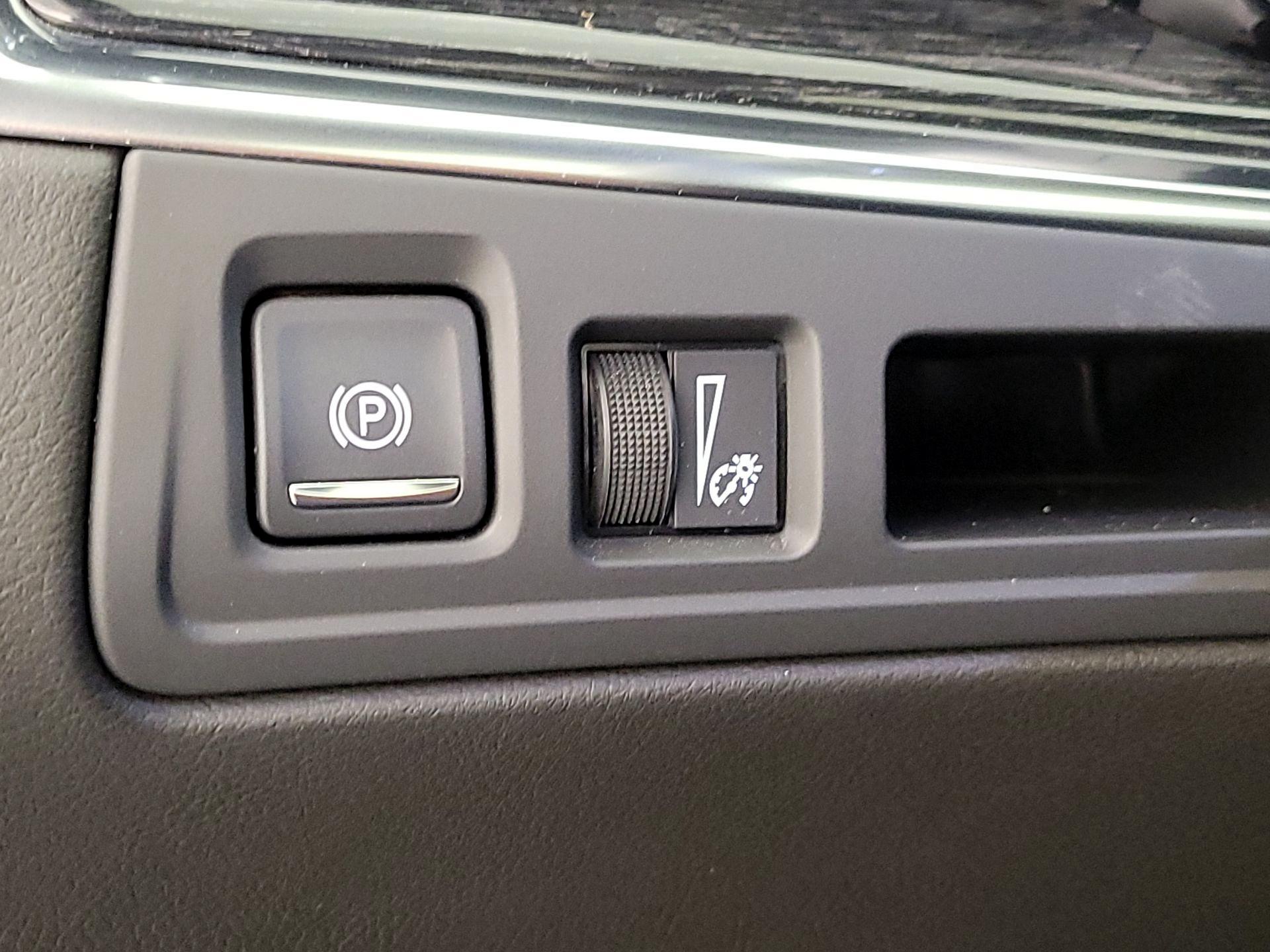 Thumbnail: 2021 Cadillac XT5 - 13