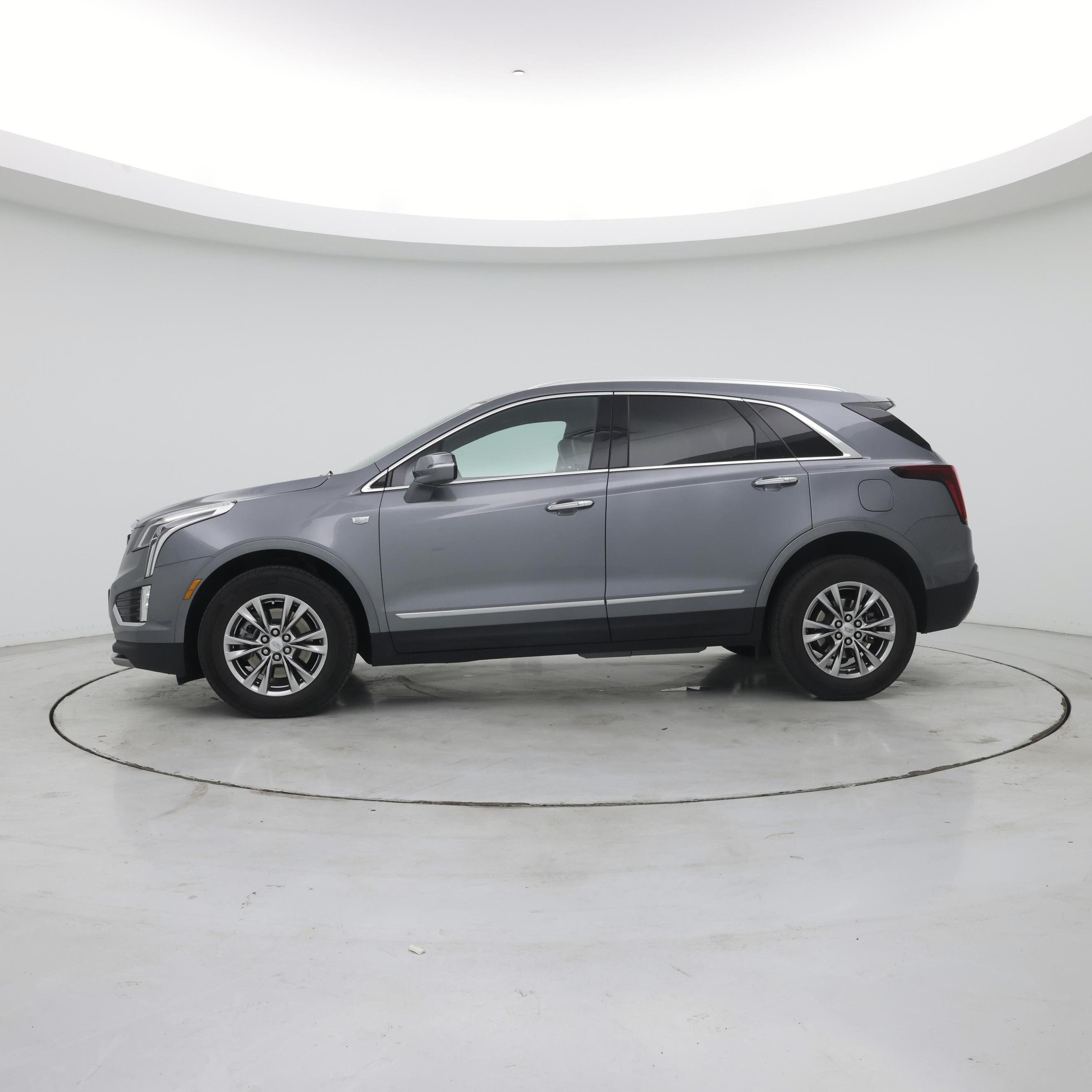 Thumbnail: 2021 Cadillac XT5 - 3