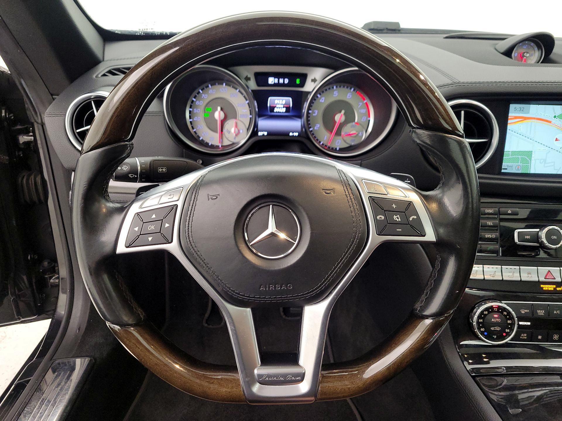 Thumbnail: 2016 Mercedes-Benz SL-Class - 10