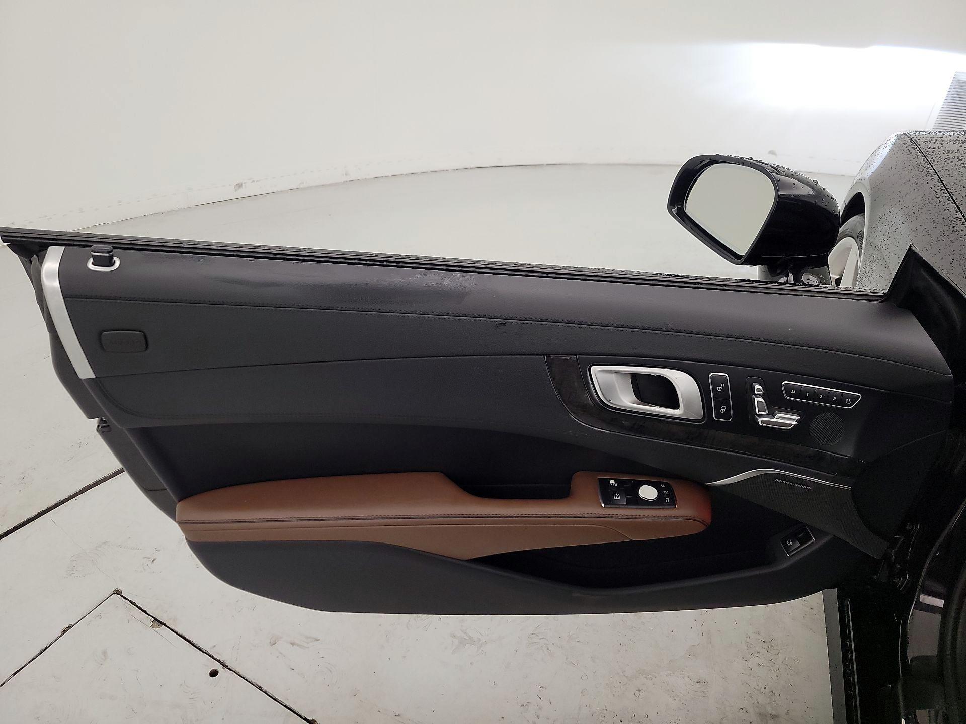 Thumbnail: 2016 Mercedes-Benz SL-Class - 12