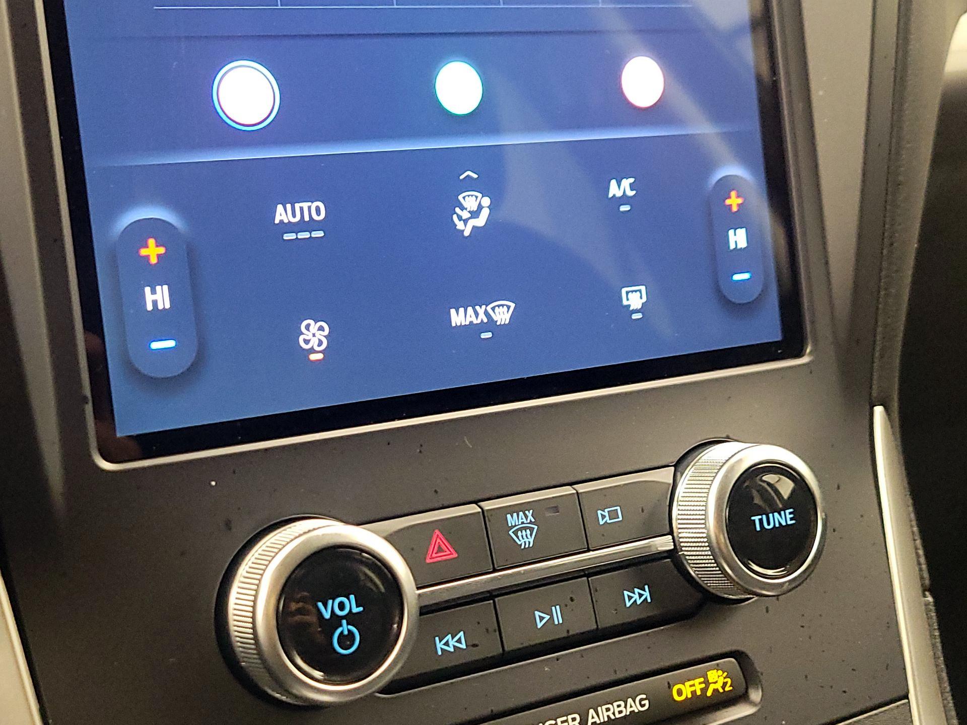 Thumbnail: 2024 Ford Edge - 16