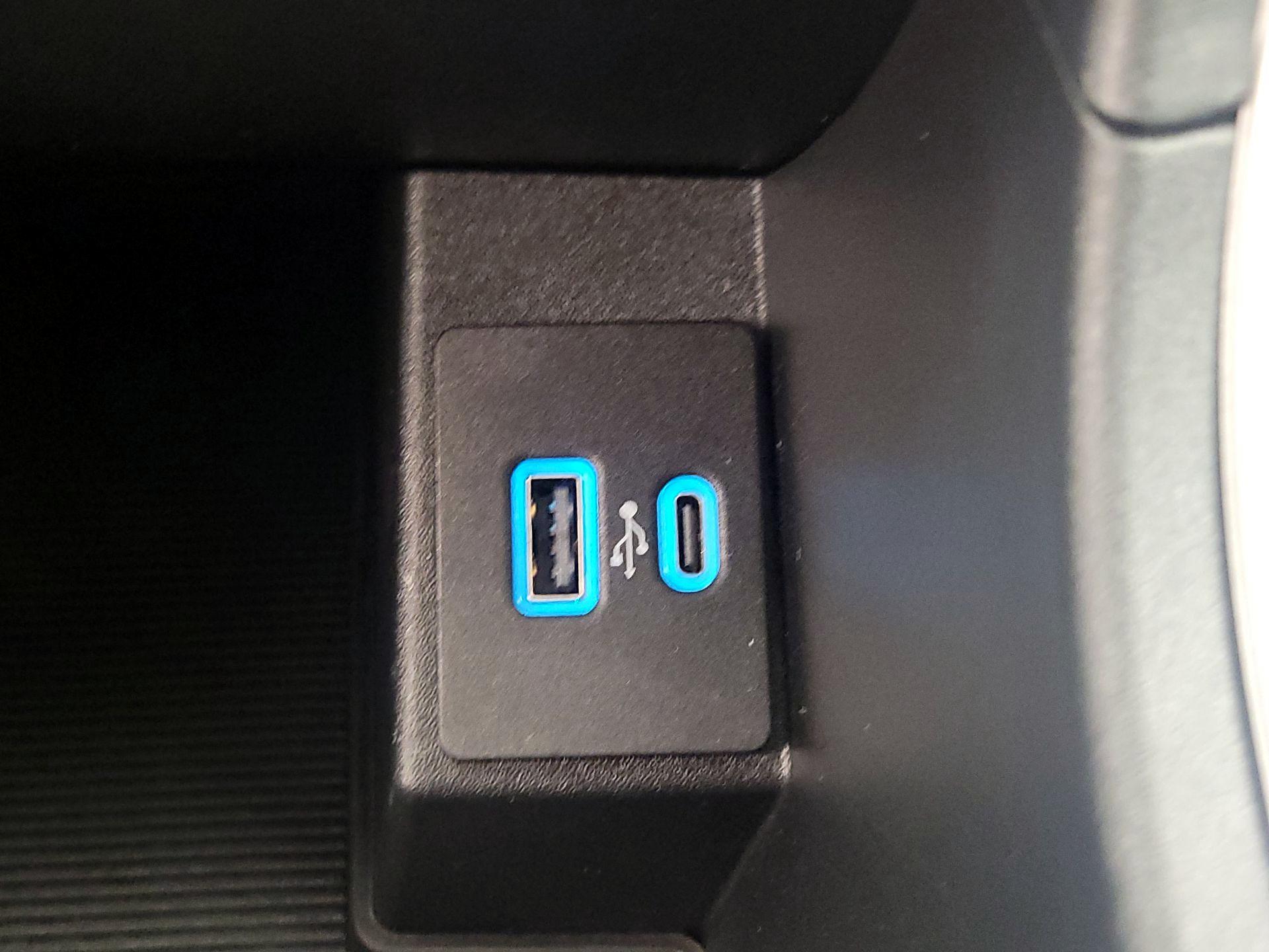 Thumbnail: 2024 Ford Edge - 18