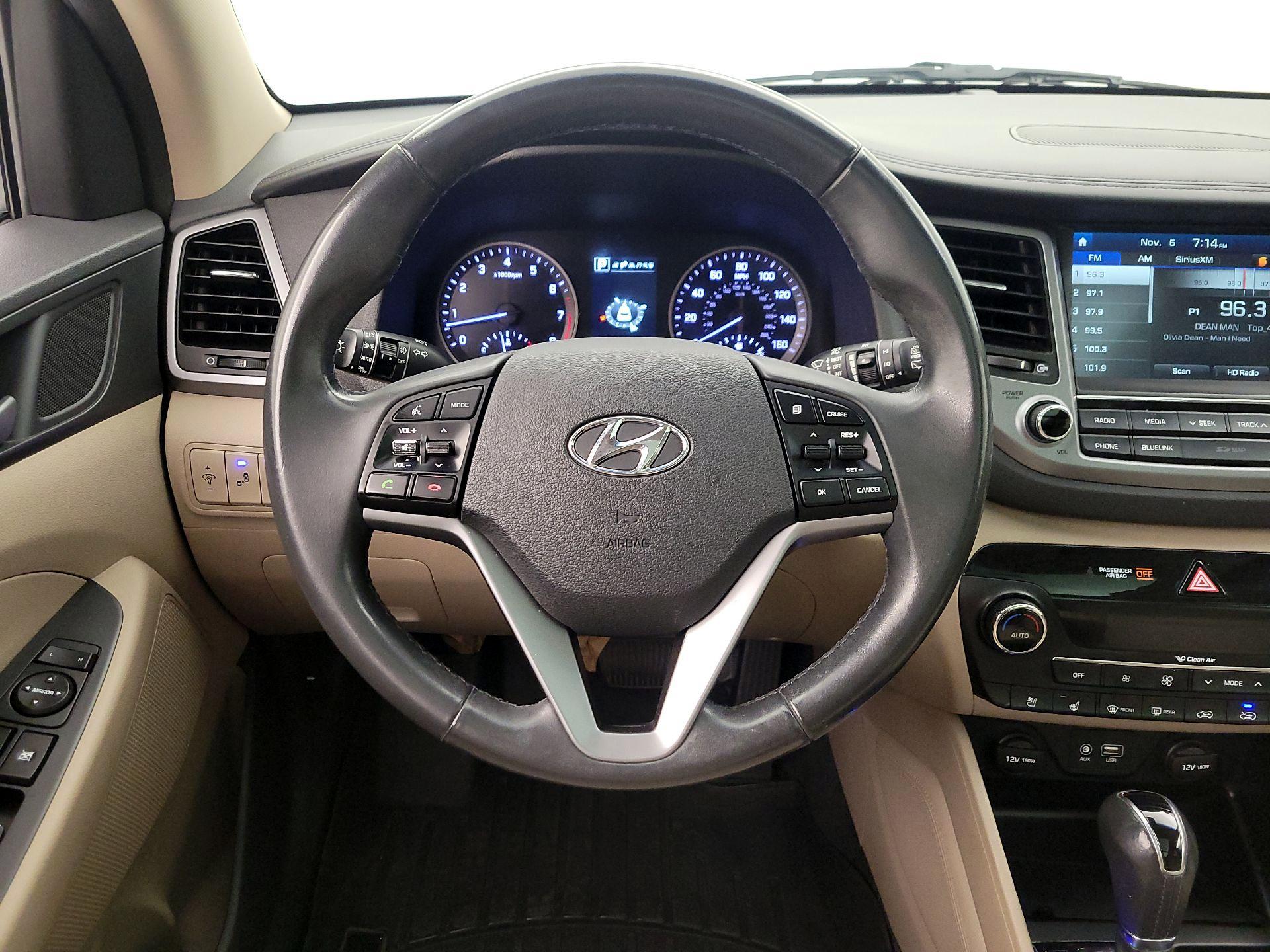 Thumbnail: 2016 Hyundai Tucson - 10