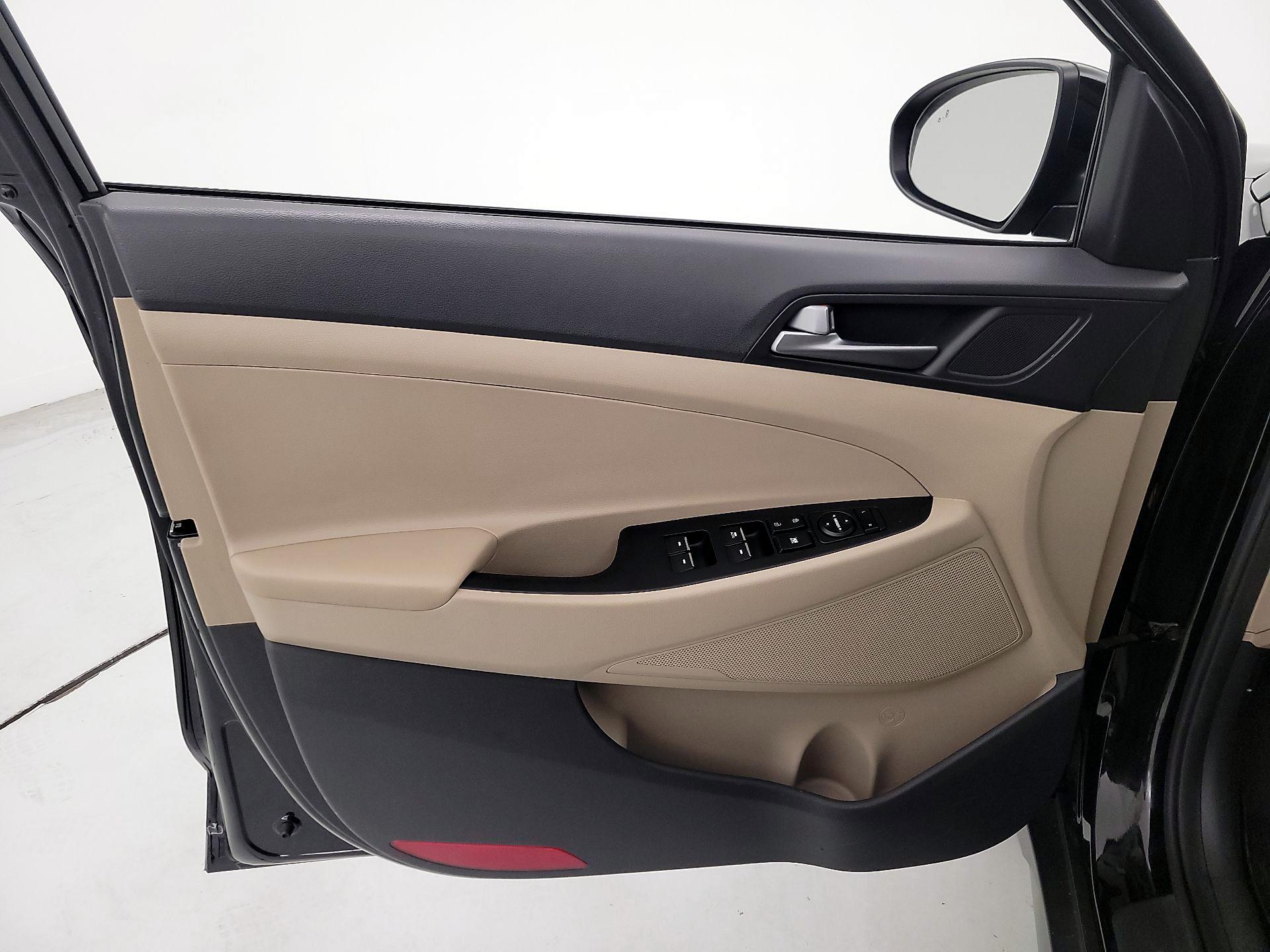 Thumbnail: 2016 Hyundai Tucson - 12