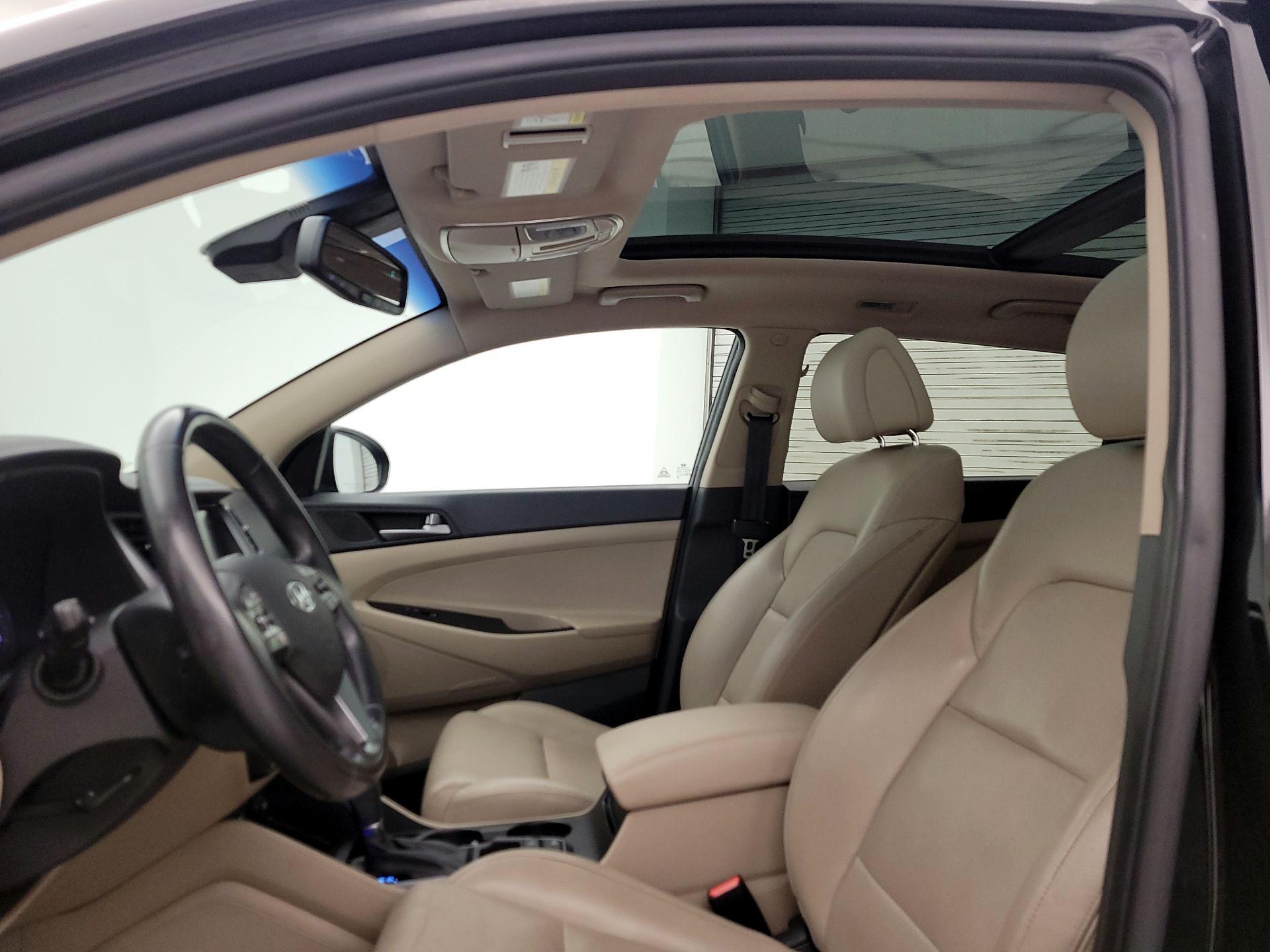 Thumbnail: 2016 Hyundai Tucson - 20