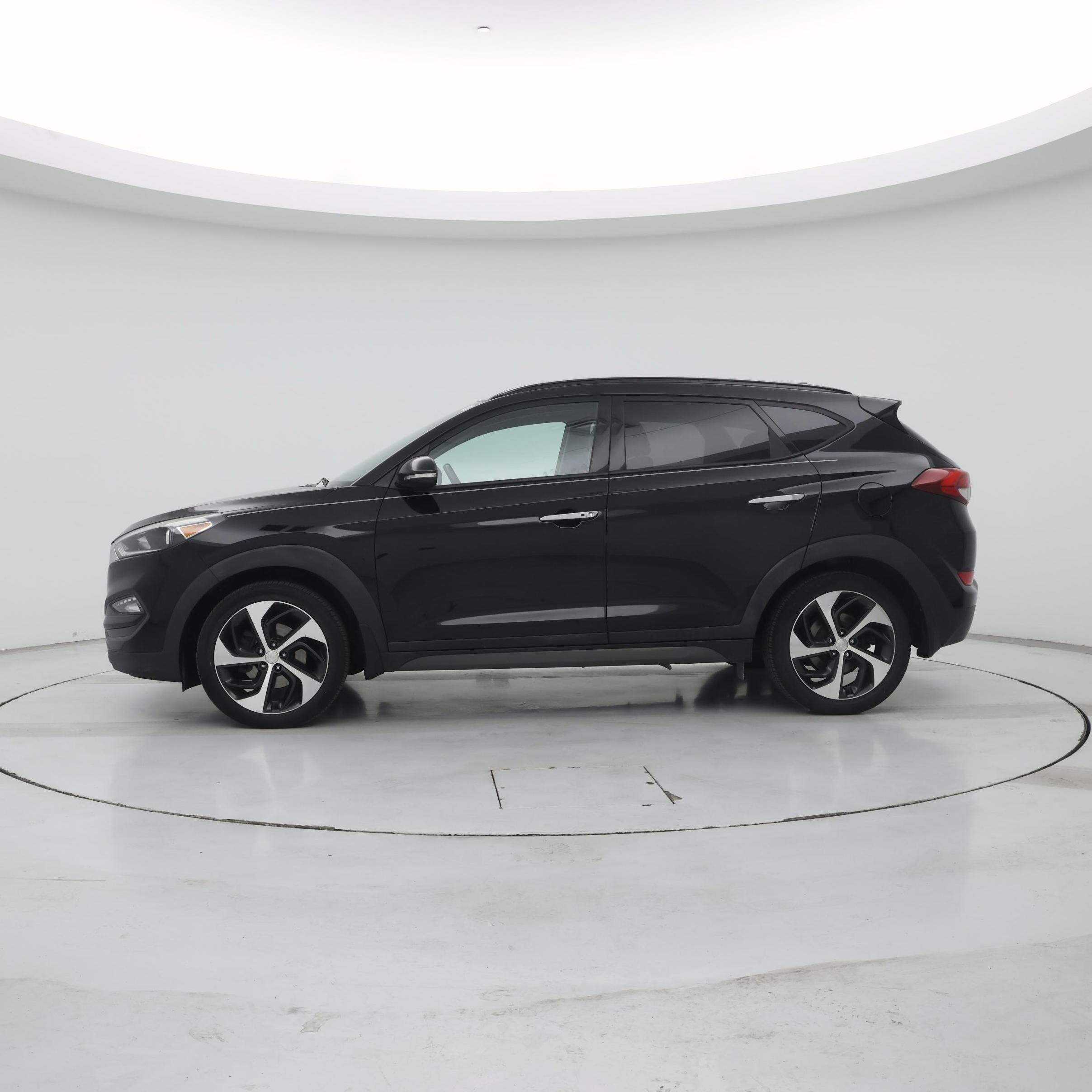 Thumbnail: 2016 Hyundai Tucson - 3