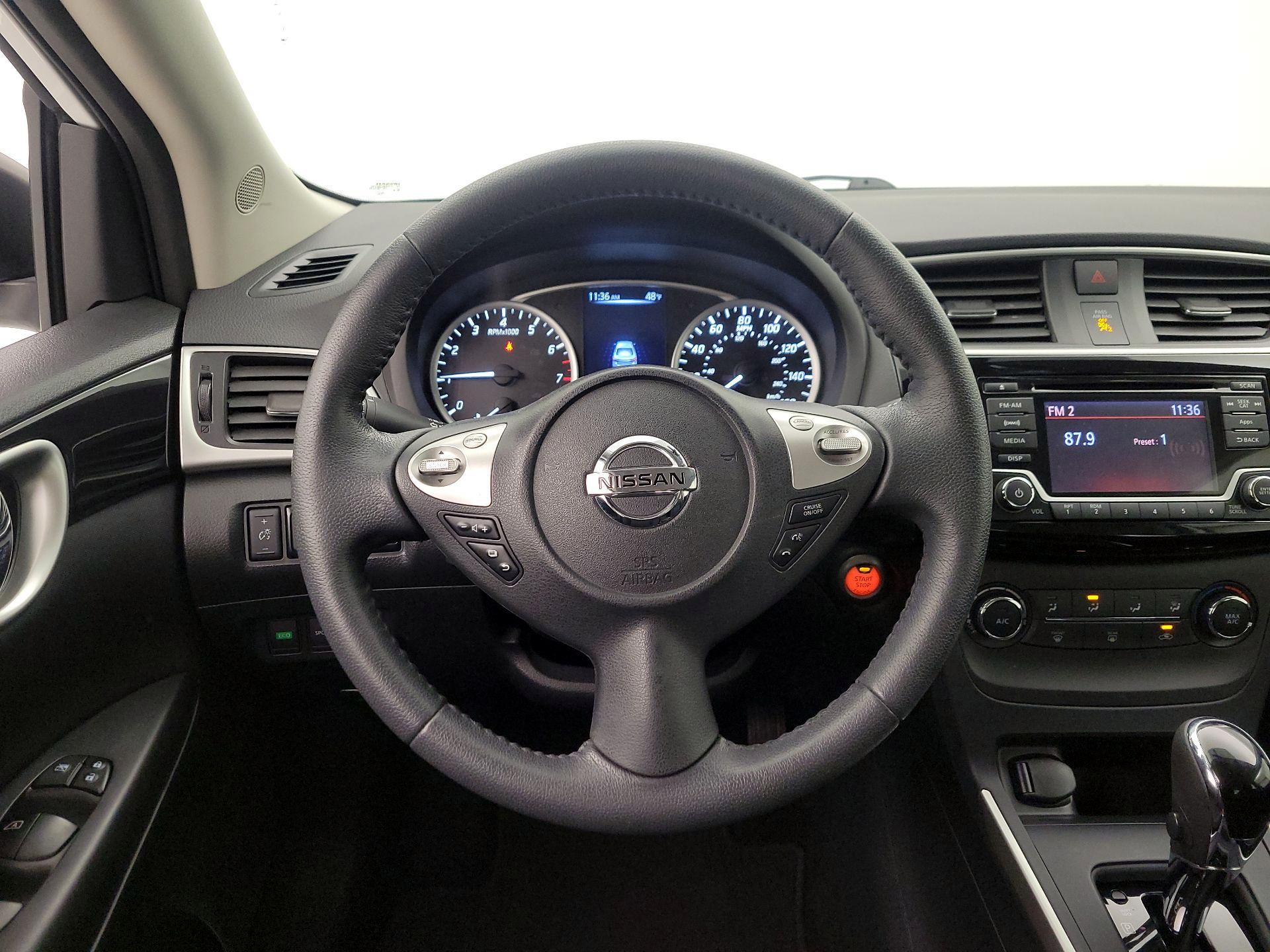 Thumbnail: 2016 Nissan Sentra - 10