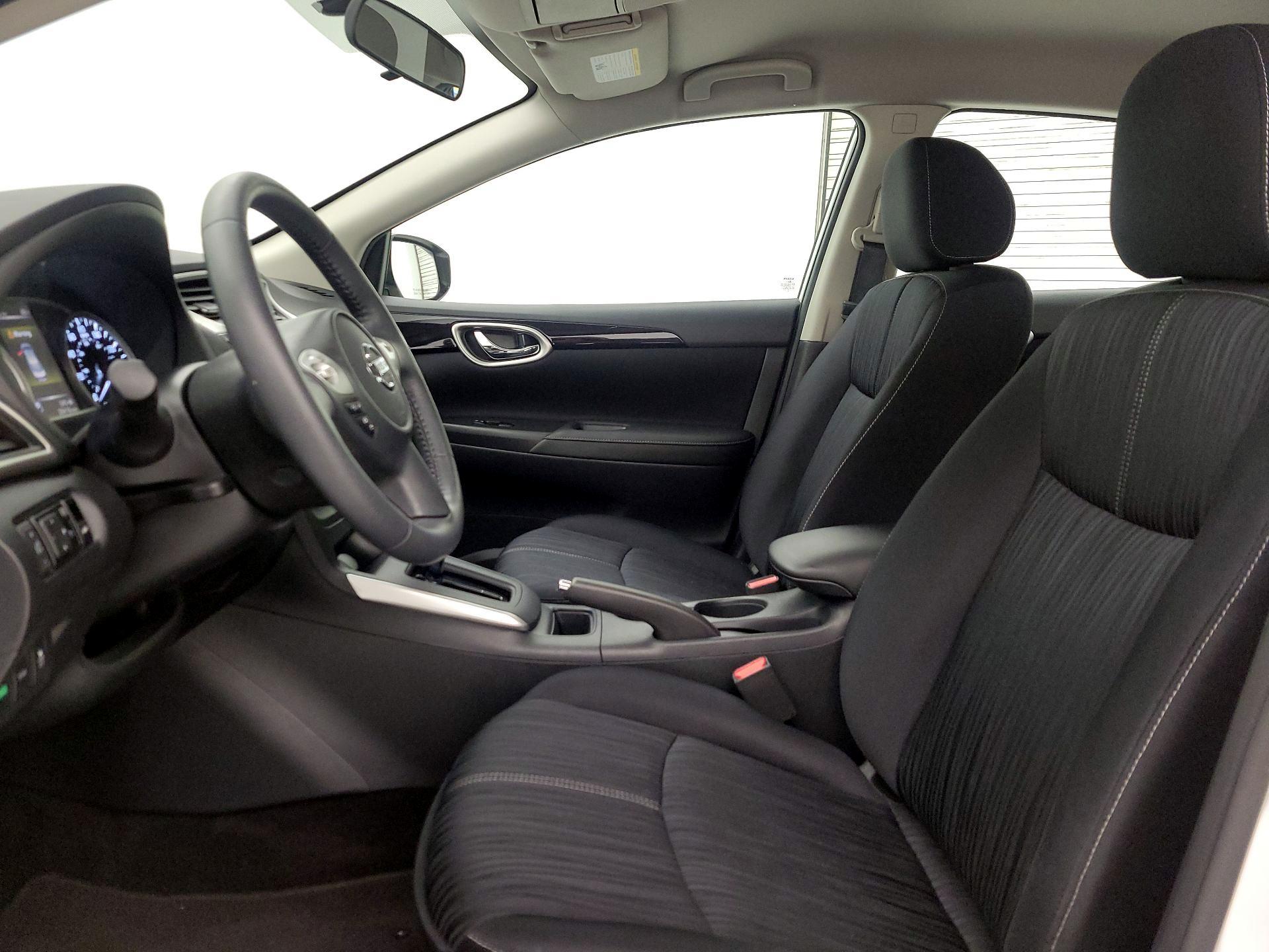 Thumbnail: 2016 Nissan Sentra - 11