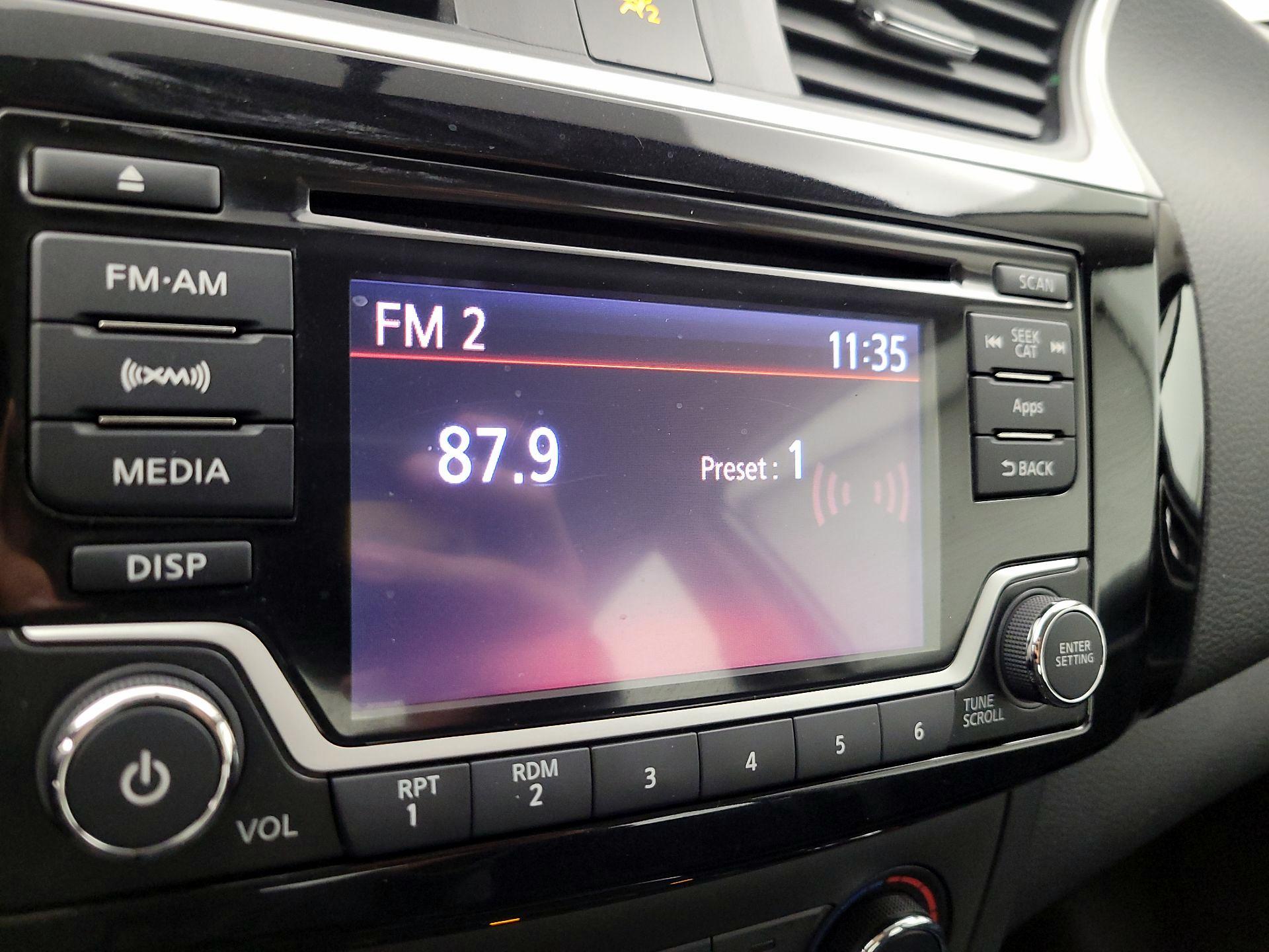 Thumbnail: 2016 Nissan Sentra - 15