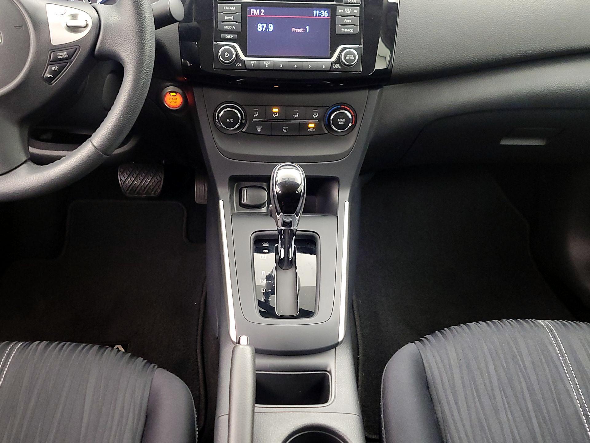 Thumbnail: 2016 Nissan Sentra - 17