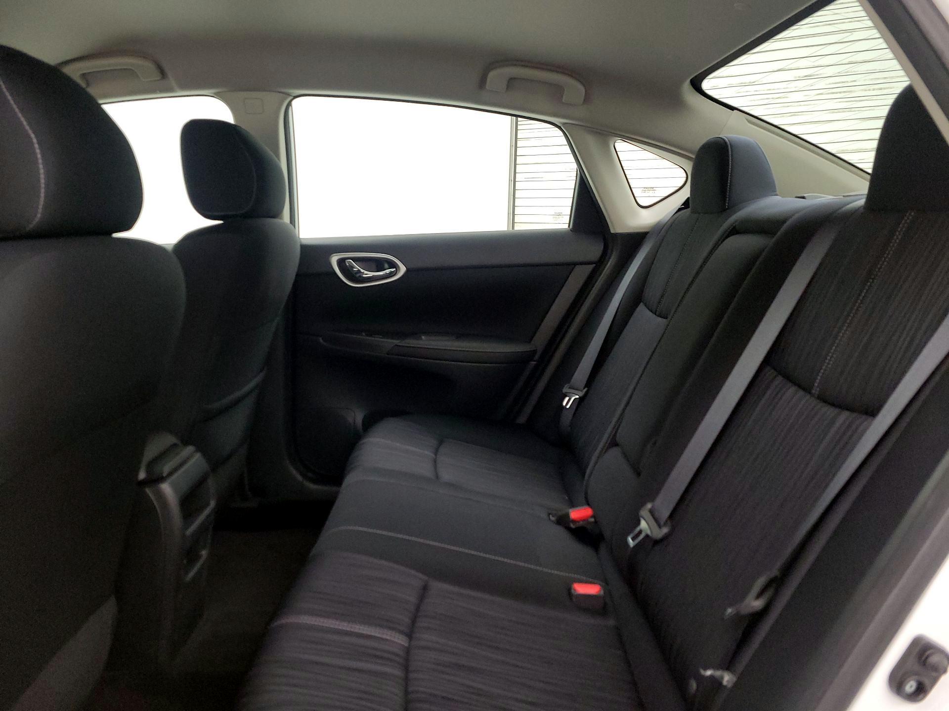 Thumbnail: 2016 Nissan Sentra - 19